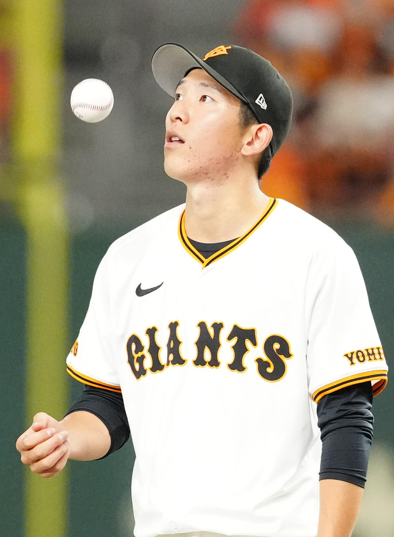 巨人対中日　4回表中日無死一塁、細川に先制適時二塁打を浴びた戸郷（撮影・江口和貴）