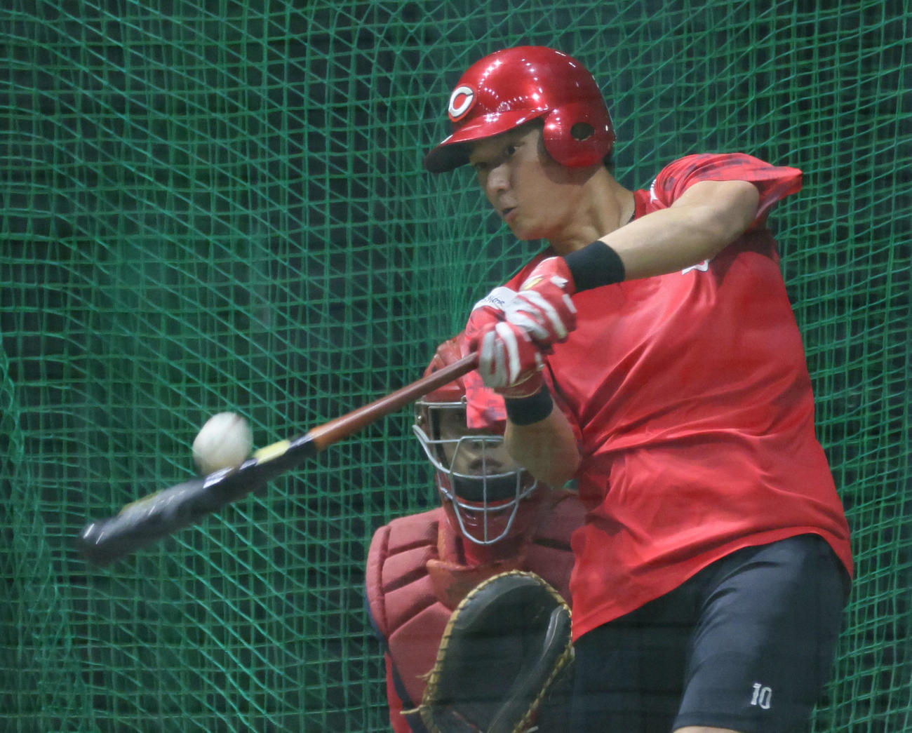 打撃練習を行う1軍に合流した佐々木（撮影・加藤孝規）