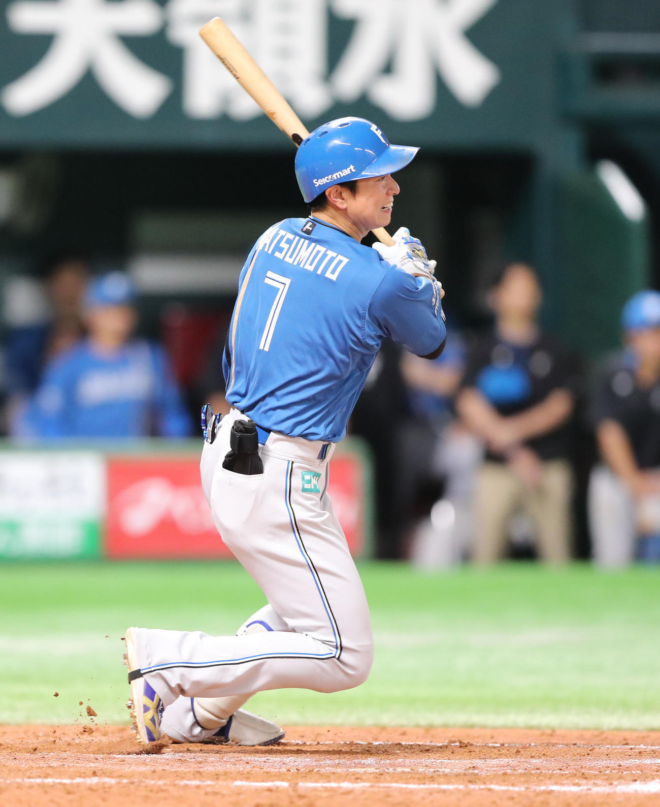 ソフトバンク対日本ハム　9回表日本ハム1死、松本剛は投内野安打を放つ（撮影・梅根麻紀）
