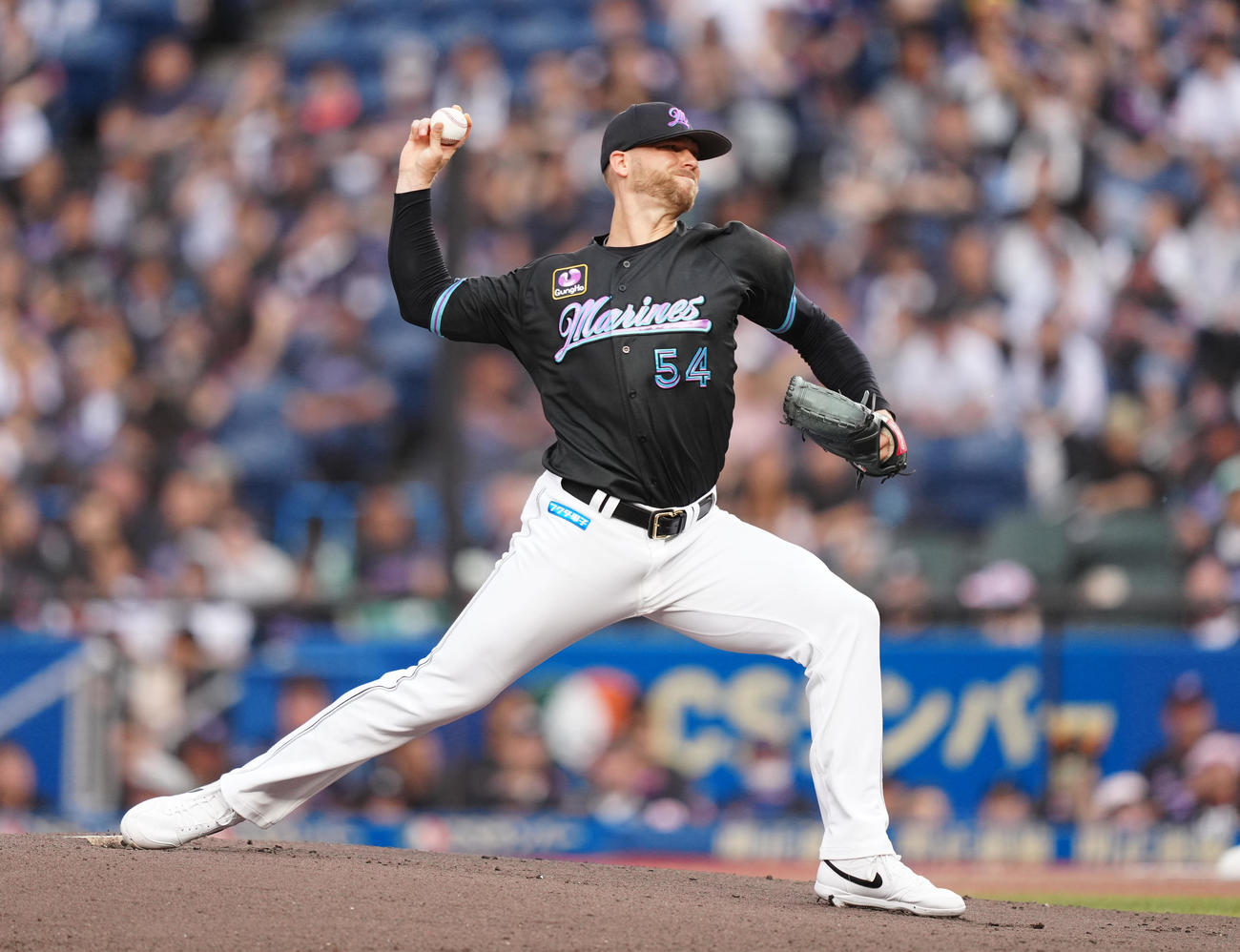ロッテ対オリックス　先発し力投するロッテのボス（撮影・鈴木みどり）