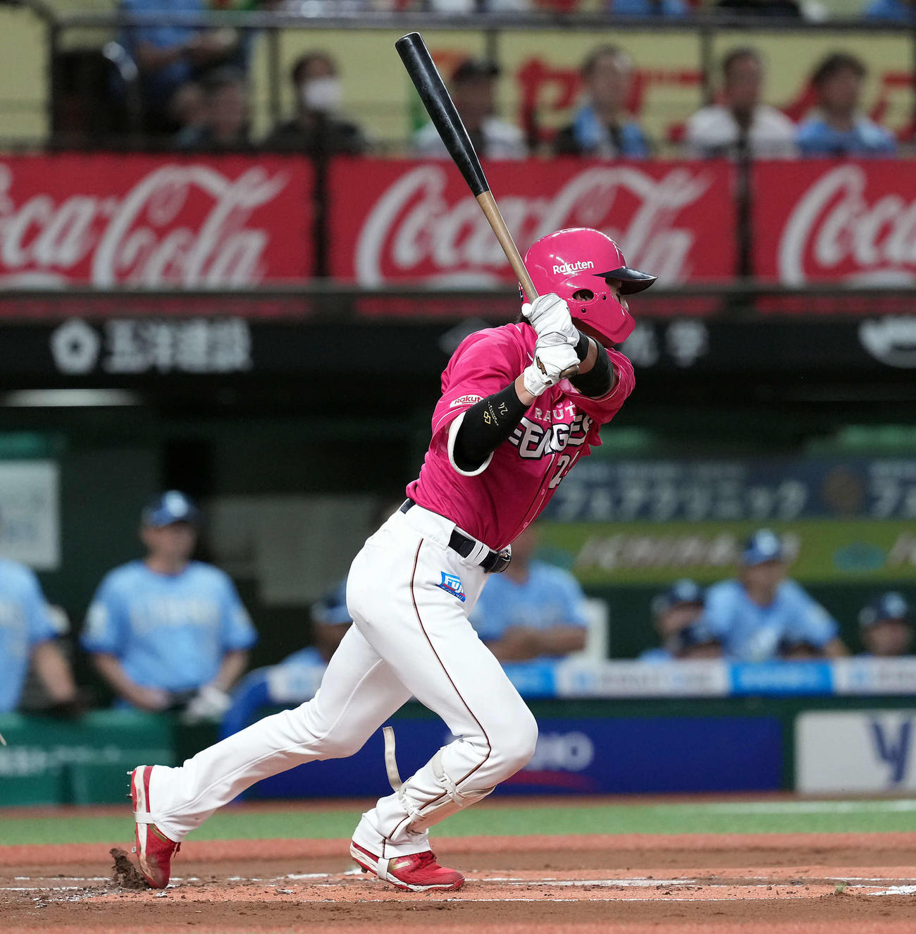 西武対楽天　1回表楽天2死三塁、左前に先制の適時打を放つ黒川（撮影・たえ見朱実）