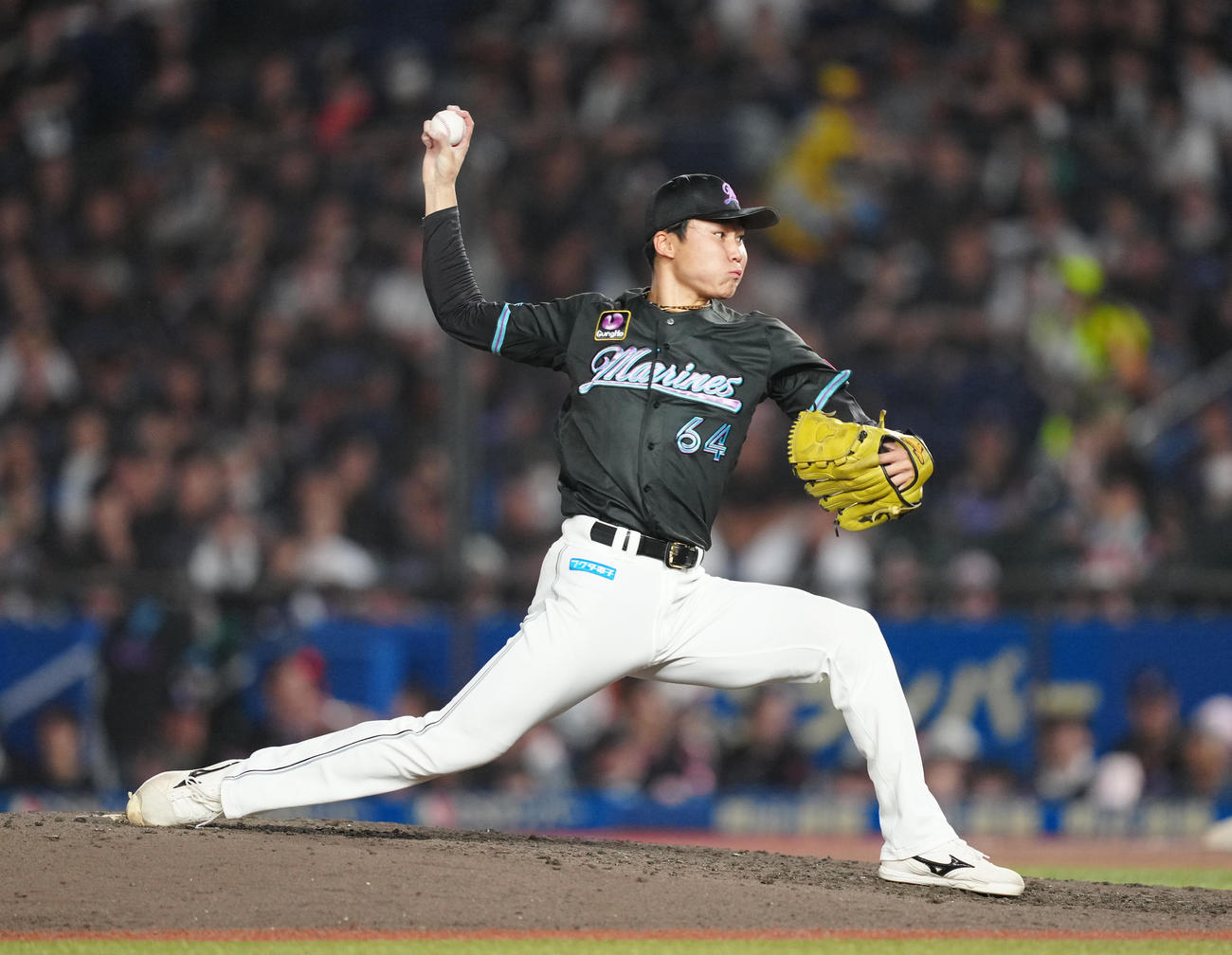 ロッテ対オリックス　7回裏から4番手で登板したロッテ広池（撮影・鈴木みどり）