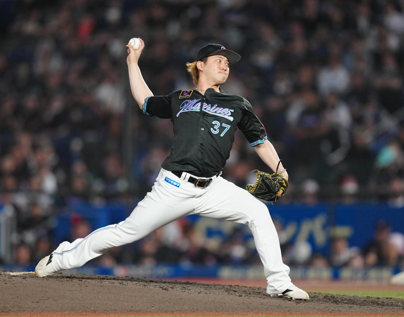 ロッテ対オリックス　6回表から2番手で登板したロッテ小野（撮影・鈴木みどり）