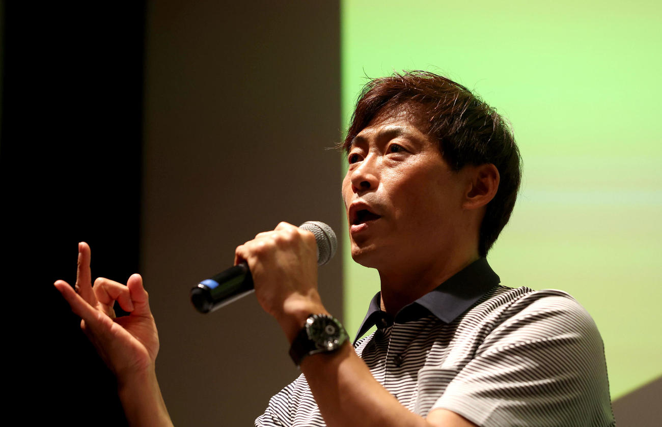 トークショーで今シーズンの阪神タイガースについて語る元阪神桧山進次郎氏（撮影・白石智彦）