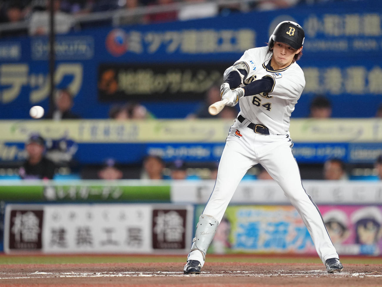 ロッテ対オリックス　6回表オリックス無死満塁、左前適時打を放つ大里（撮影・鈴木みどり）