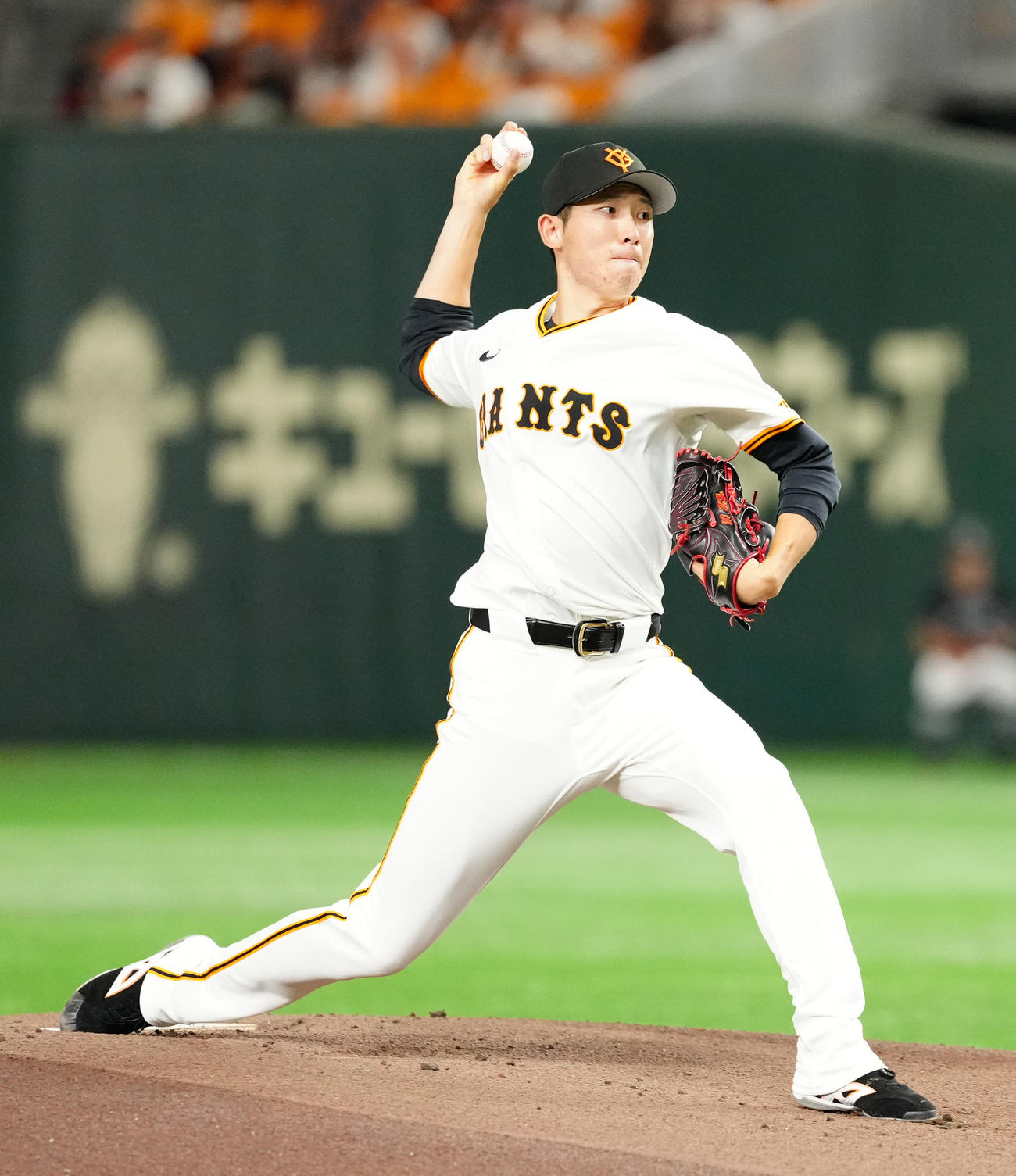巨人対中日　巨人先発の戸郷（撮影・江口和貴）