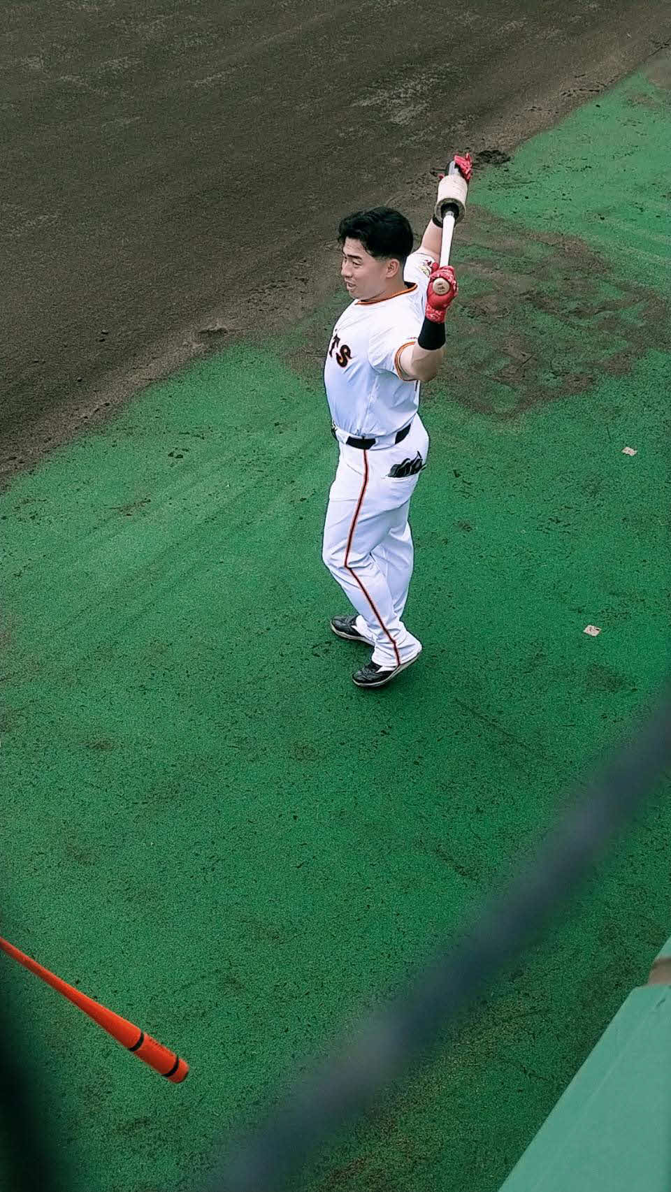 試合前に体をほぐす浅野