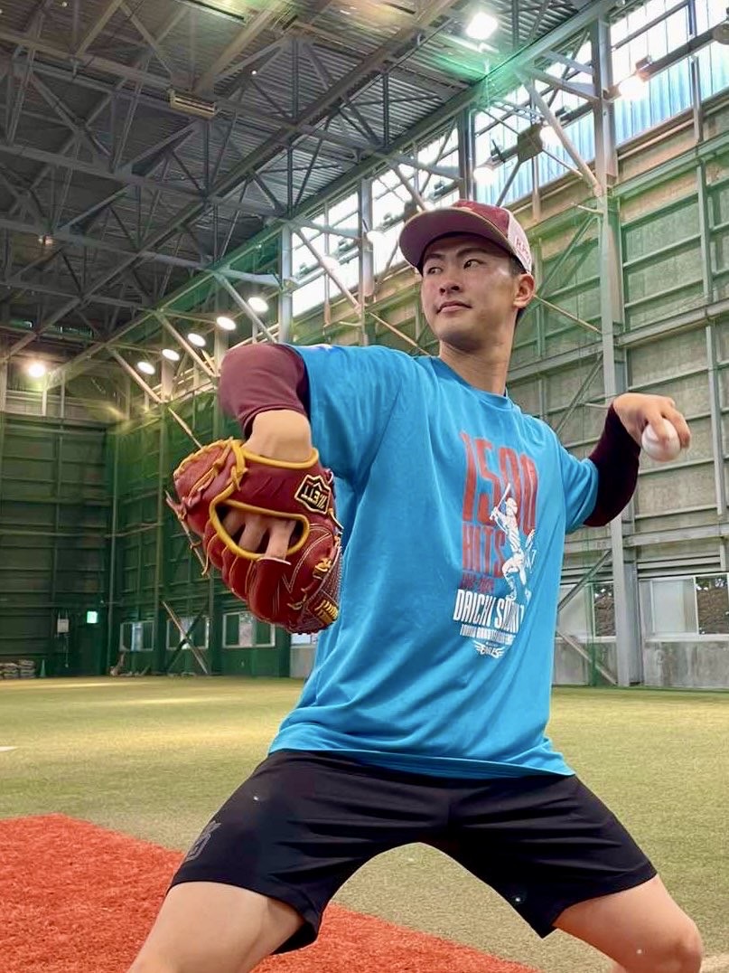 室内練習場で調整する楽天古謝樹（楽天野球団提供）