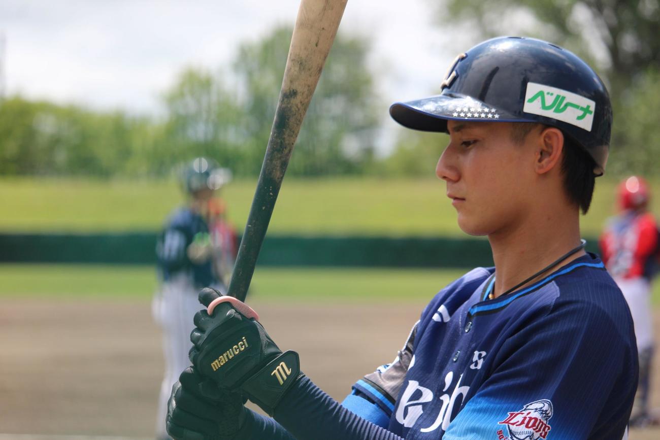 3軍美唄夏合宿の練習試合に出場する西武福尾（撮影・金子真仁）