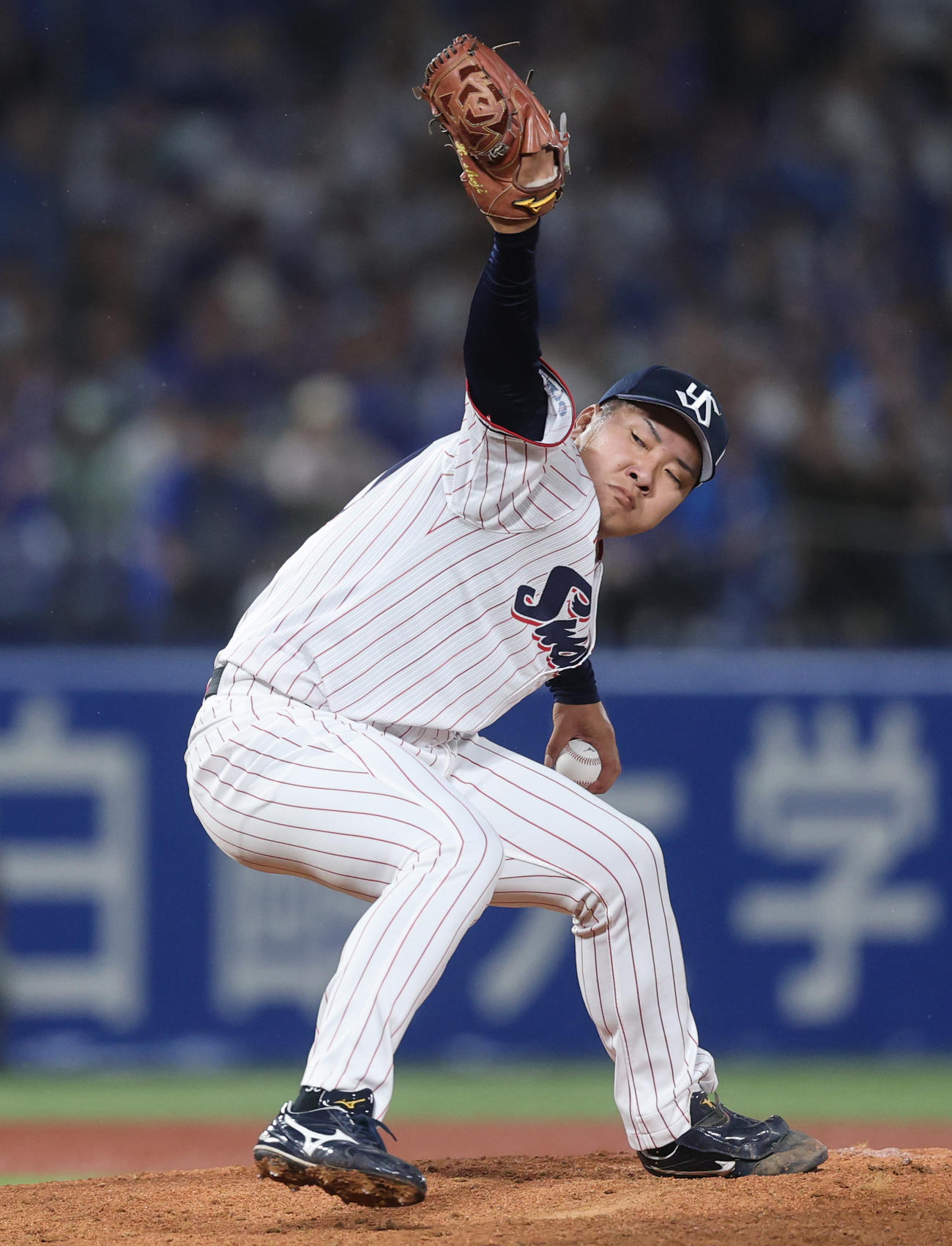ヤクルト対DeNA　力投するヤクルト荘司（撮影・野上伸悟）