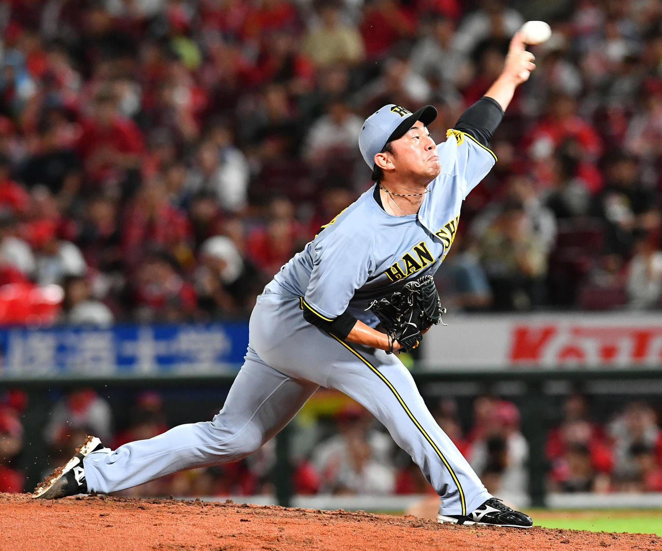 広島対阪神　8回裏から登板した、阪神4番手の桐敷（撮影・岩下翔太）