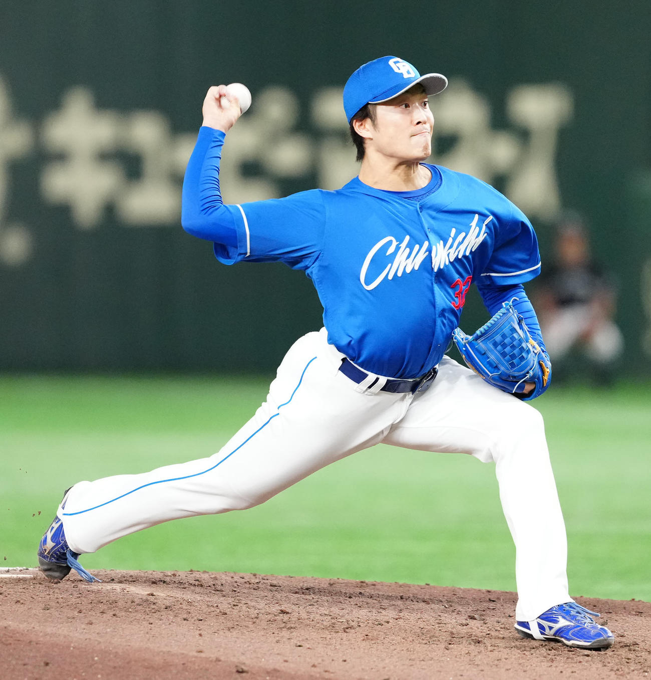 巨人対中日　中日2番手の伊藤（撮影・江口和貴）
