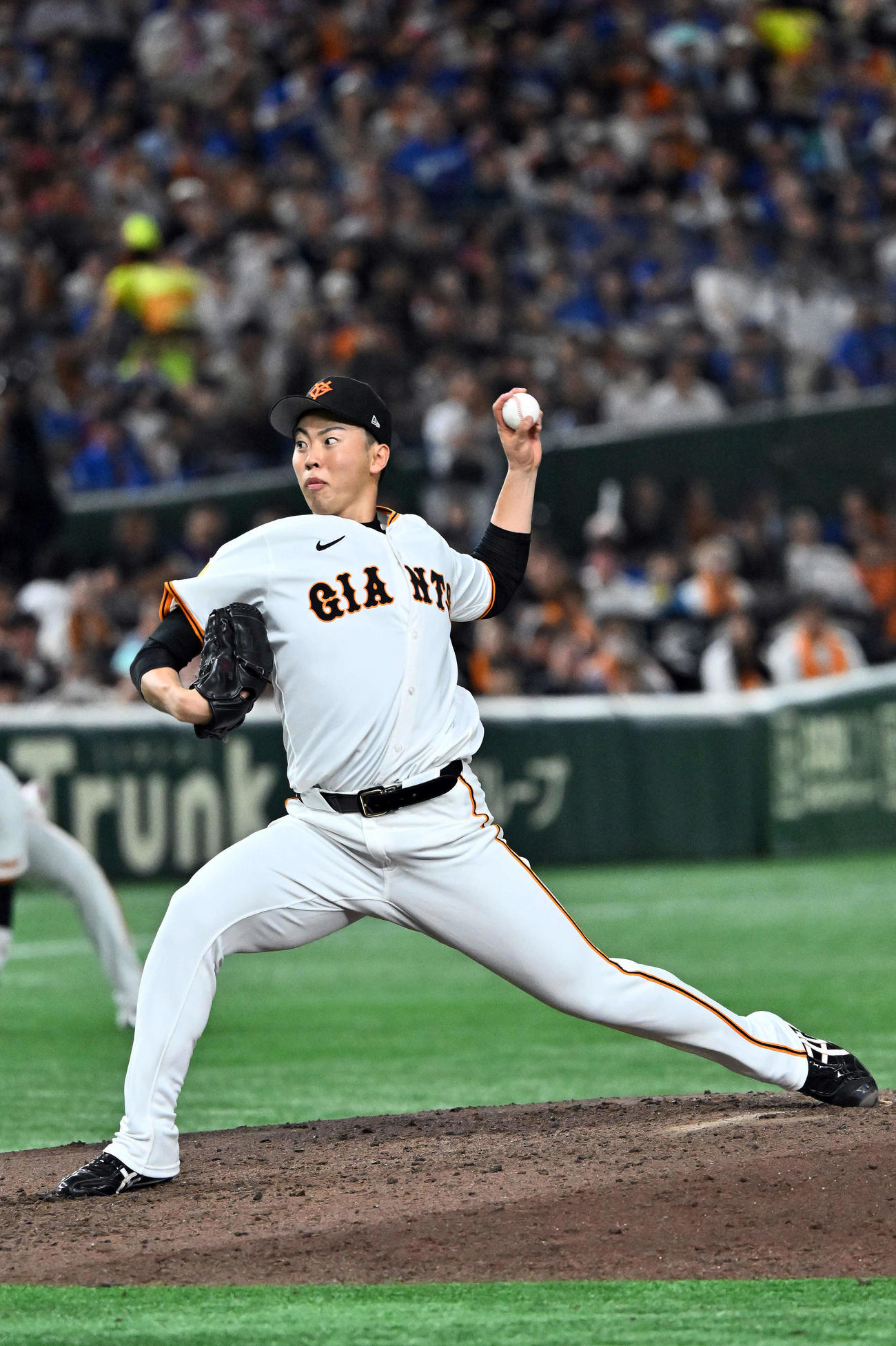 巨人対中日　7回表、力投する巨人先発の森田（撮影・滝沢徹郎）