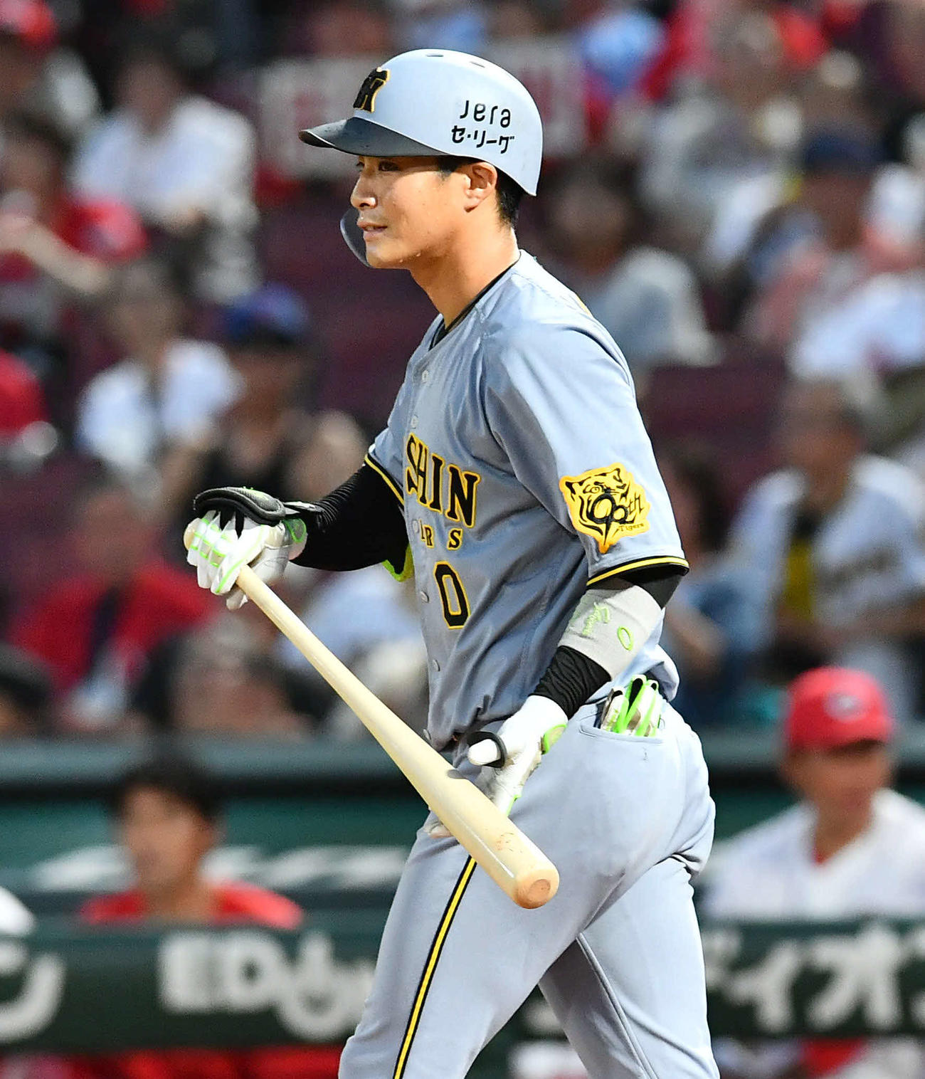 広島対阪神　3回表阪神2死満塁、押し出し四球を選ぶ木浪（撮影・岩下翔太）