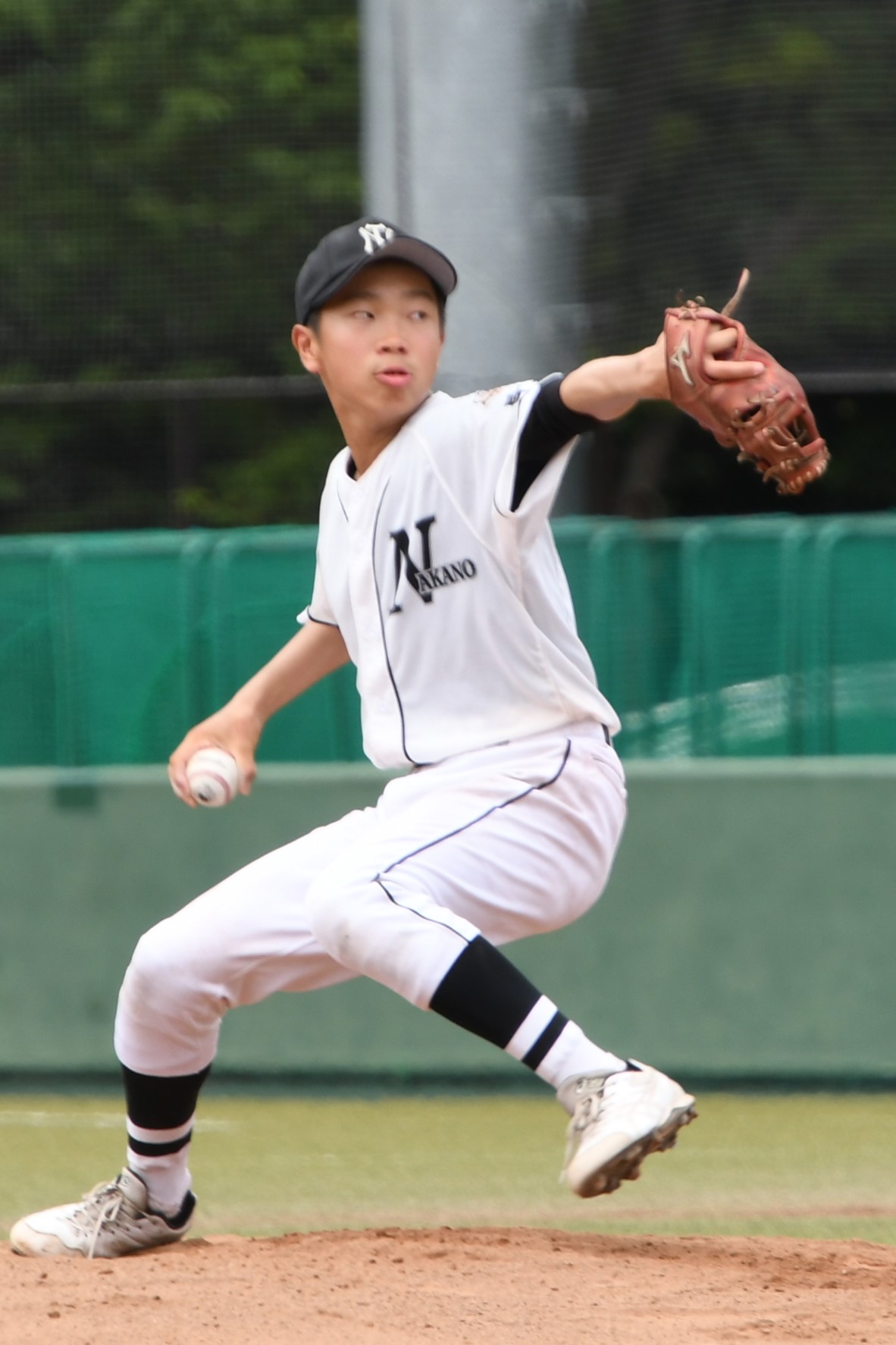 中野の小渕はテンポよく相手を抑えた（撮影・久我悟）