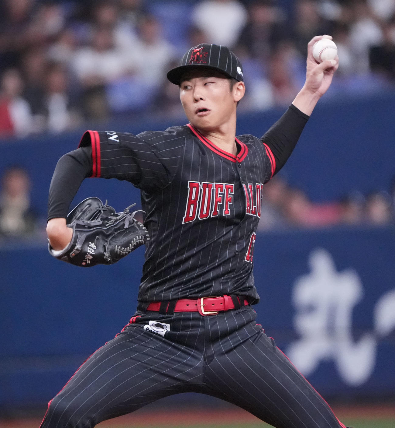 オリックス対楽天　1回表、登板するオリックス先発の曽谷（撮影・森本幸一）