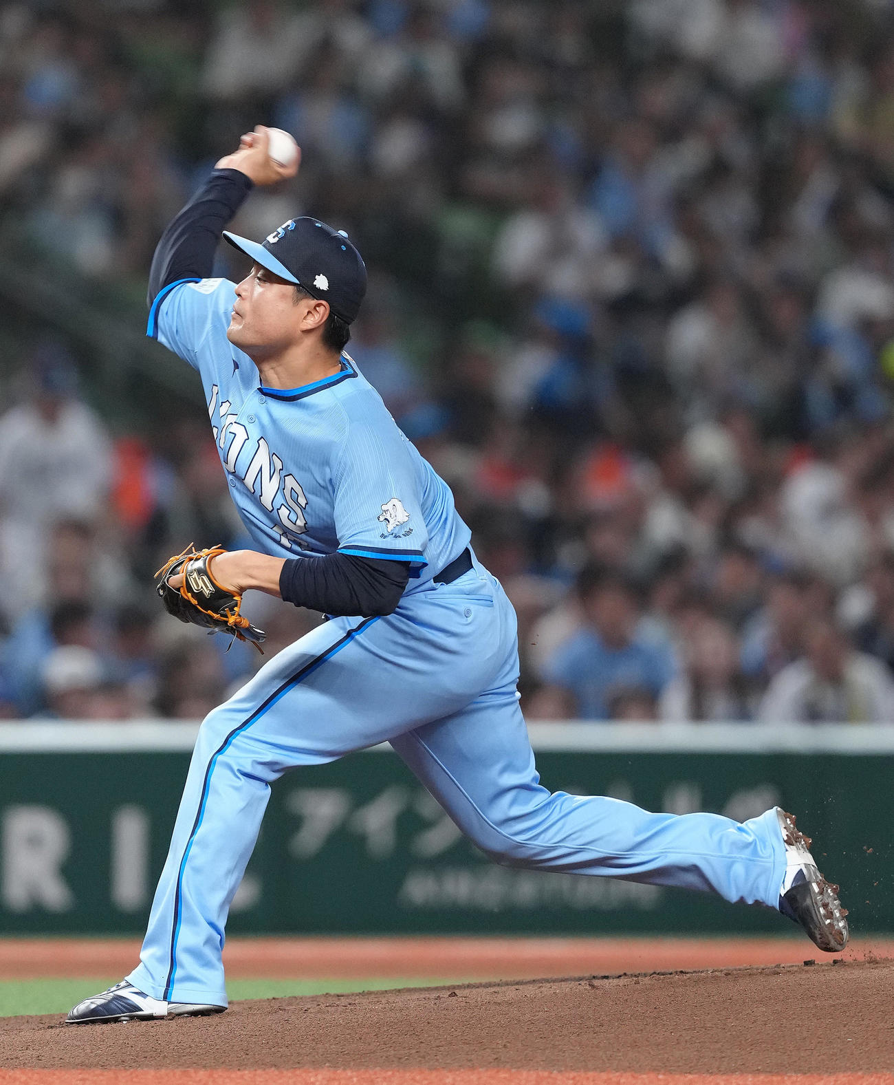 西武対ソフトバンク　西武先発の松本（撮影・足立雅史）