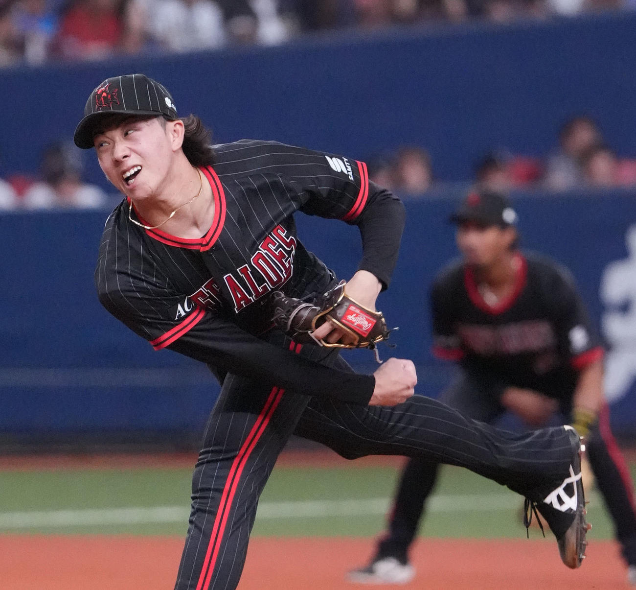 オリックス対楽天　8回表、力投するオリックス2番手の片山（撮影・森本幸一）