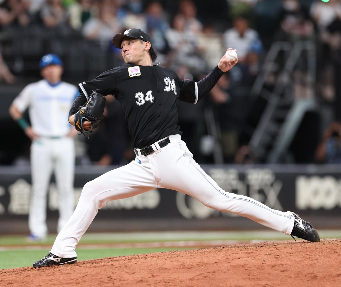 日本ハム対ロッテ　9回に登板の高野（撮影・黒川智章）