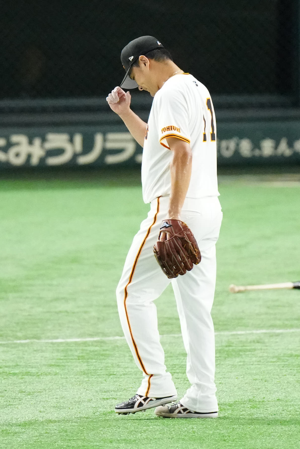 巨人対中日　5回表終了後、ベンチに引き揚げる巨人先発の田中将（撮影・江口和貴）