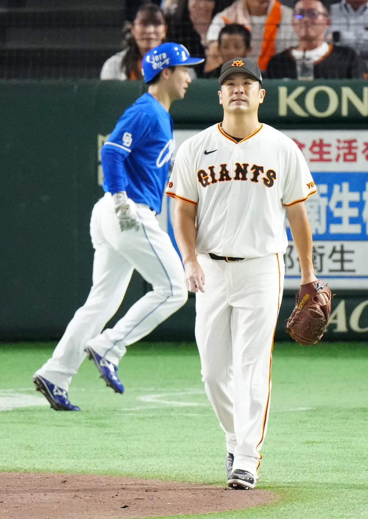 巨人対中日　5回表中日1死二塁、上林に適時二塁打を浴びた田中将（撮影・江口和貴）