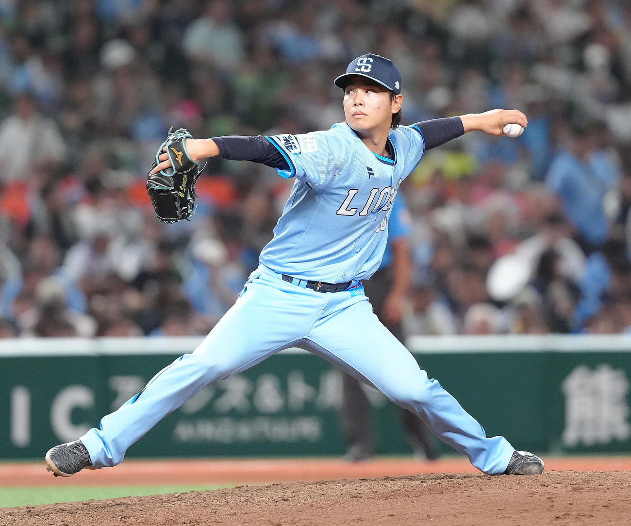 西武対ソフトバンク　6回から登板した西武浜屋（撮影・足立雅史）