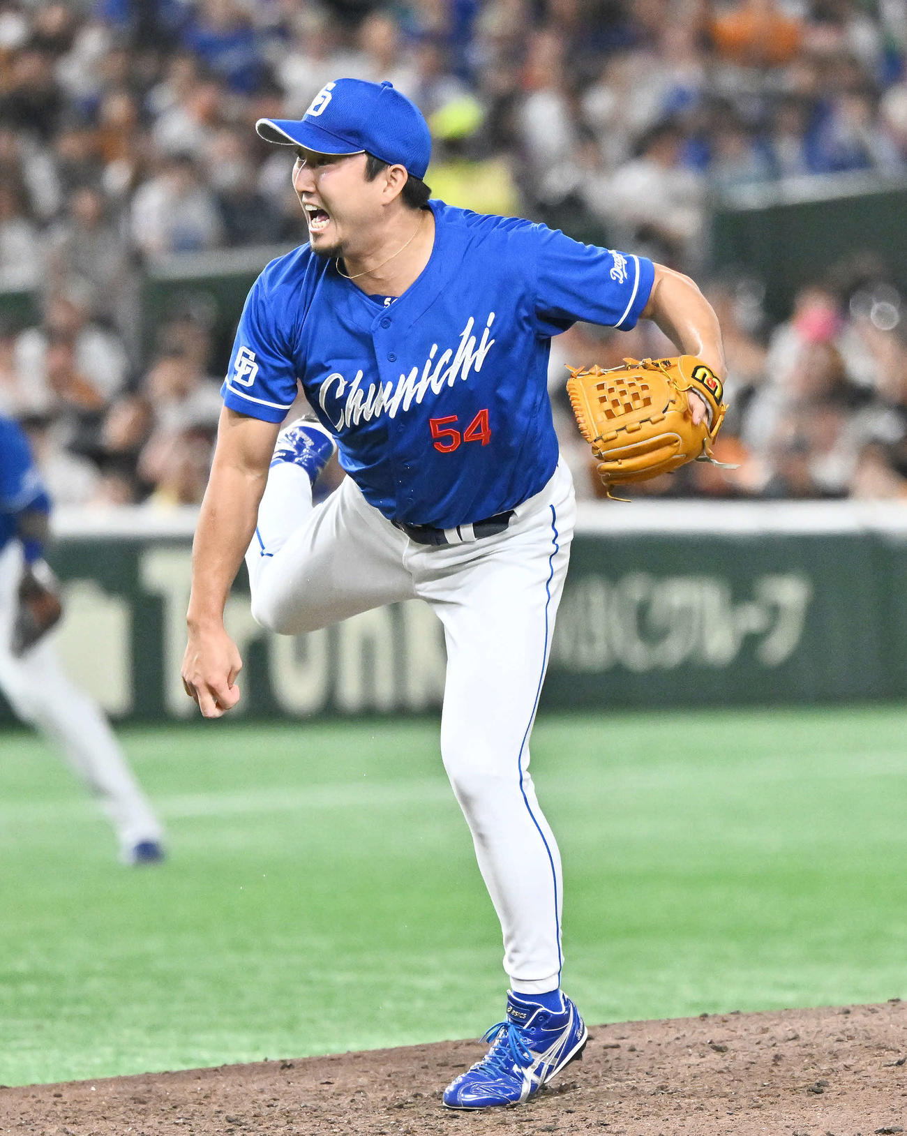 巨人対中日　中日2番手で登板する藤嶋（撮影・滝沢徹郎）