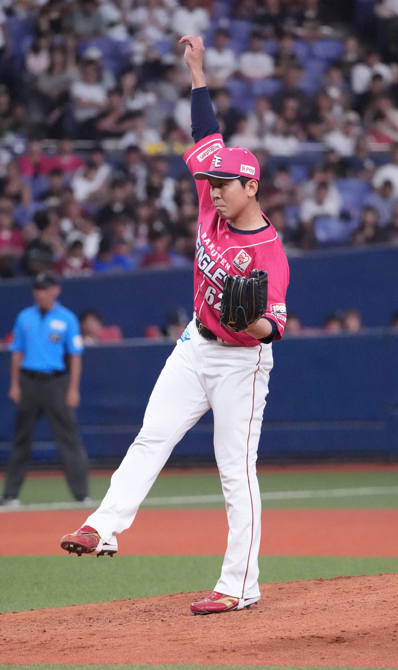 オリックス対楽天　8回裏、楽天3番手で登板する西口（撮影・森本幸一）
