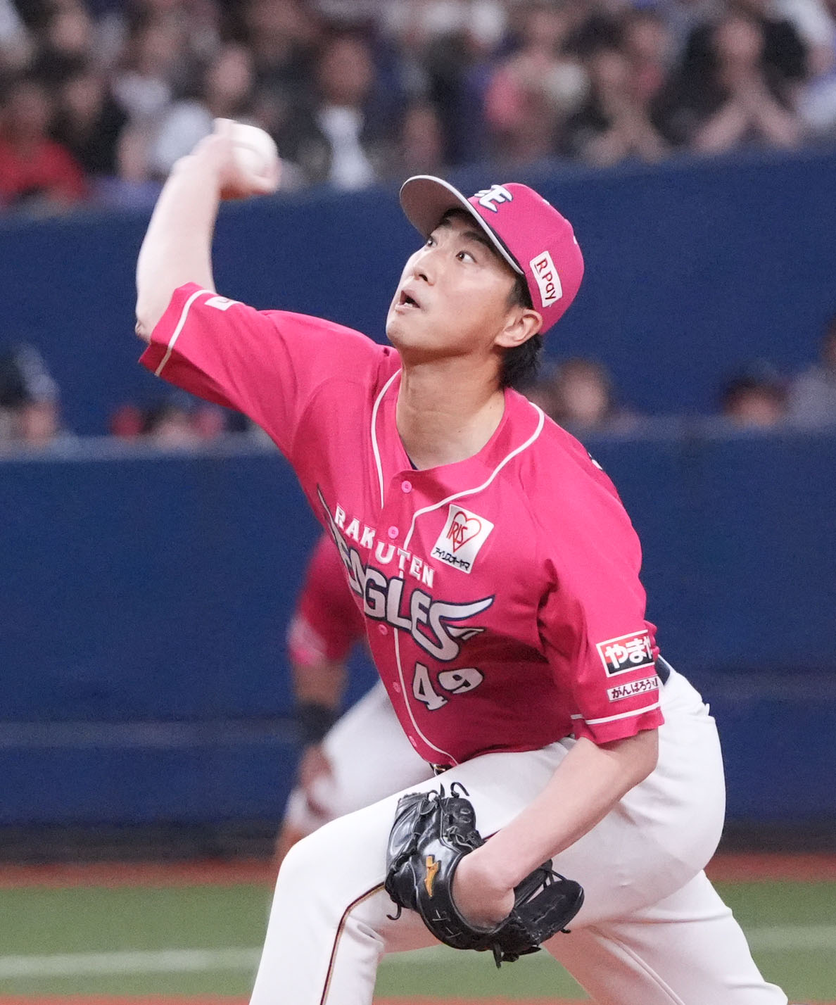 オリックス対楽天　7回裏オリックス1死一、三塁、楽天2番手で登板する西垣（撮影・森本幸一）