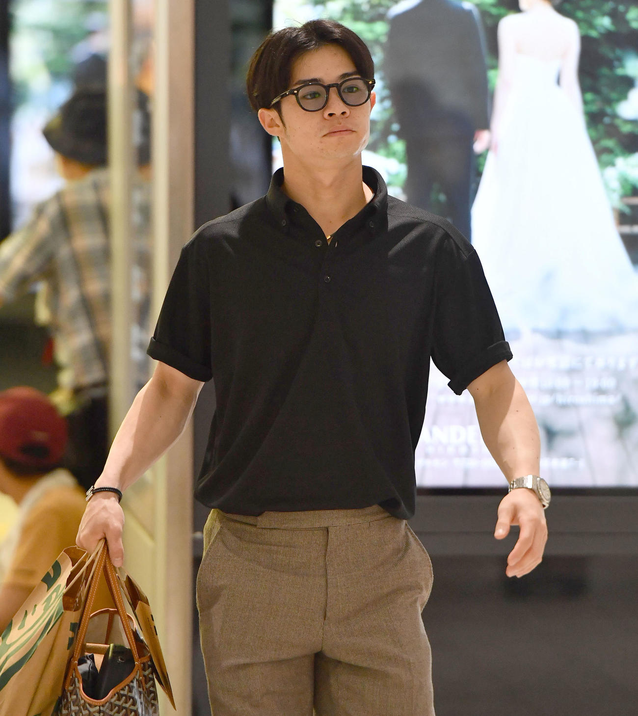 広島から移動する阪神中野（撮影・岩下翔太）