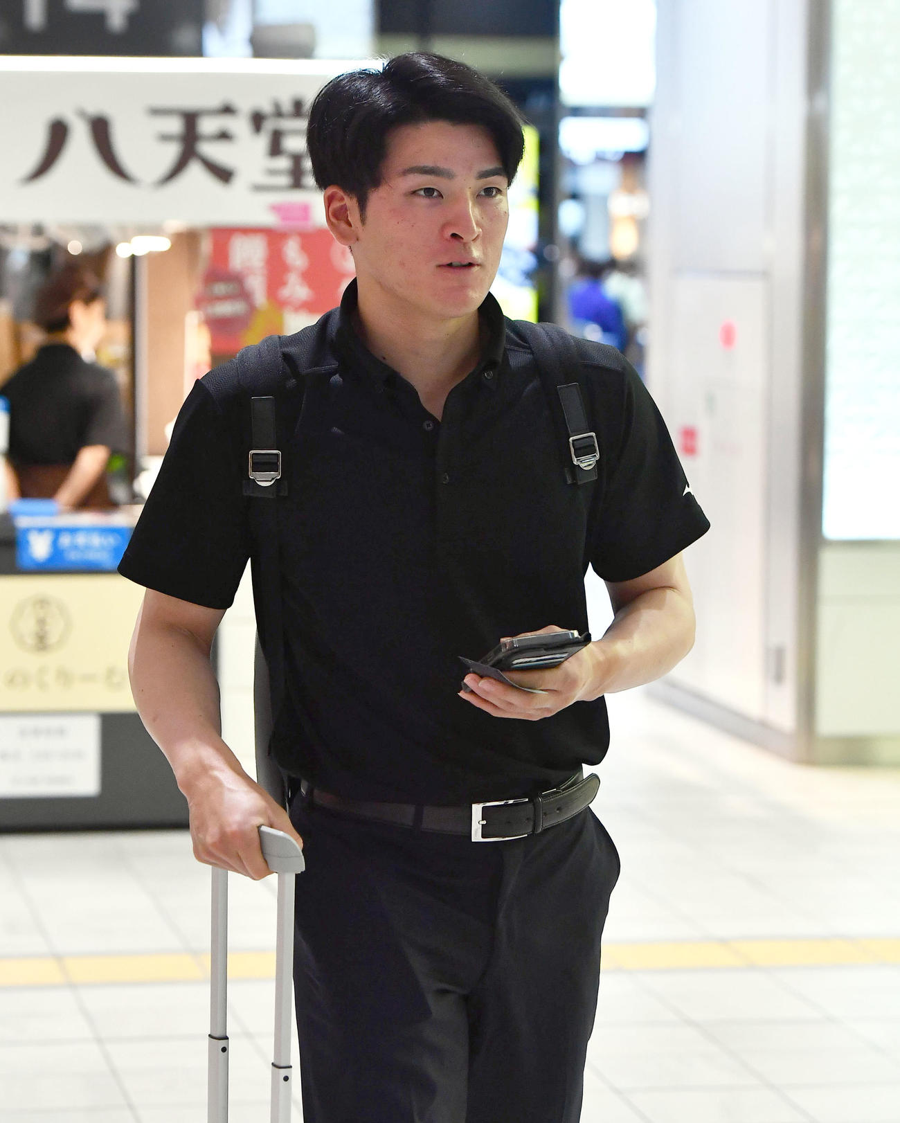 広島から移動する阪神高寺（撮影・岩下翔太）