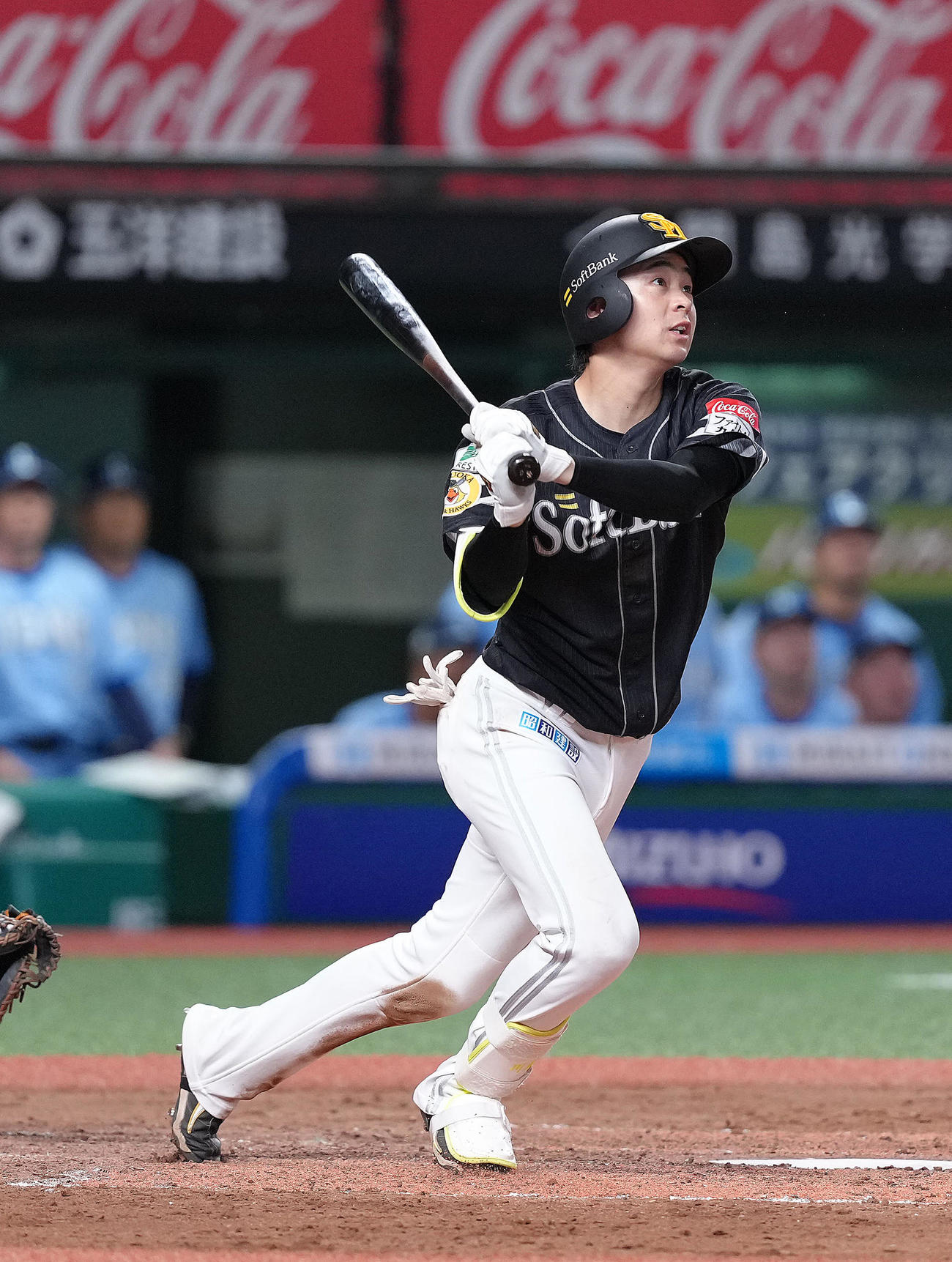西武対ソフトバンク　5回表ソフトバンク1死二塁、川瀬は右越え2点本塁打を放つ（撮影・足立雅史）