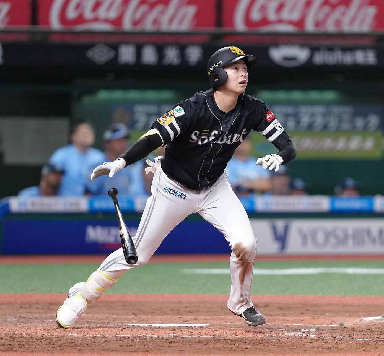 西武対ソフトバンク　5回表ソフトバンク1死二塁、川瀬は右越え2点本塁打を放つ（撮影・足立雅史）