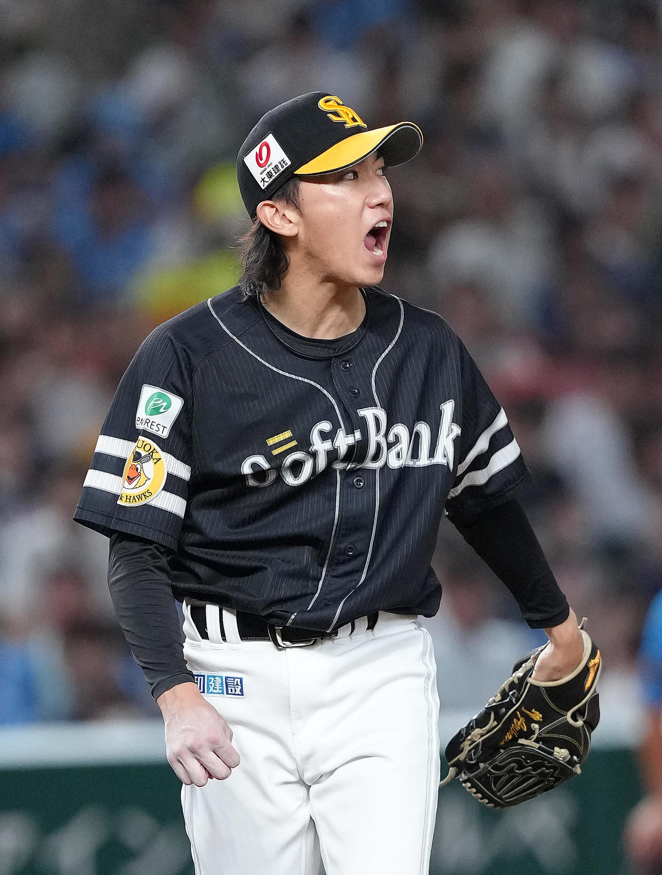 西武対ソフトバンク　5回裏西武の攻撃を3者凡退に抑え雄たけびを上げる大津（撮影・足立雅史）