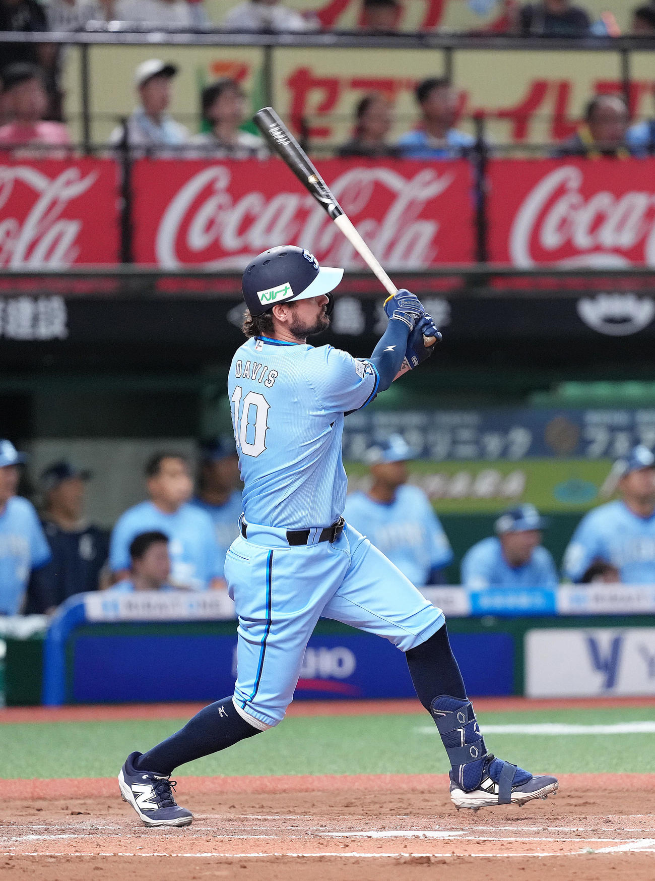 西武対ソフトバンク　6回裏西武2死一、二塁デービスは左前適時打を放つ（撮影・足立雅史）