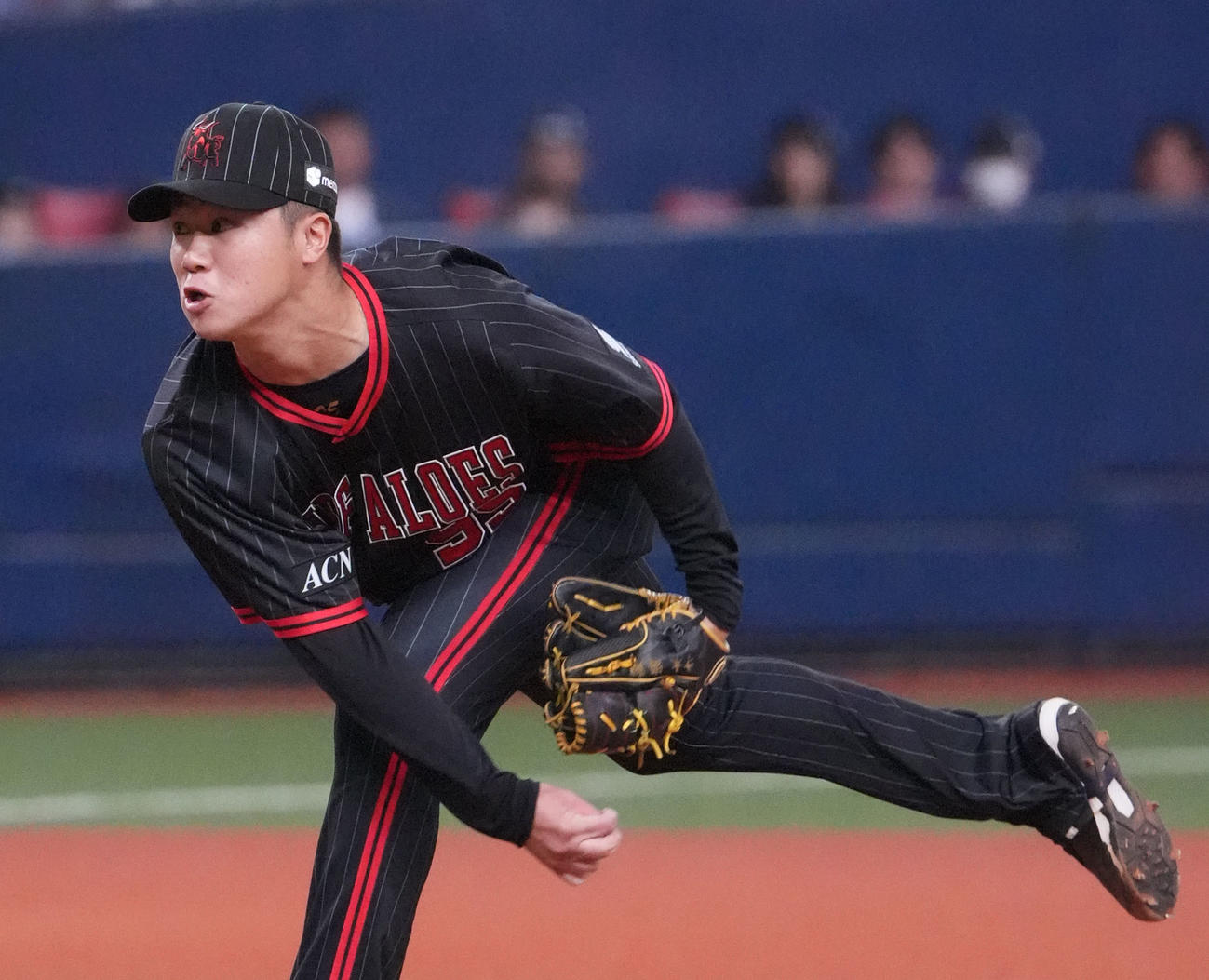 オリックス対楽天　7回表、オリックス2番手で登板する才木（撮影・森本幸一）