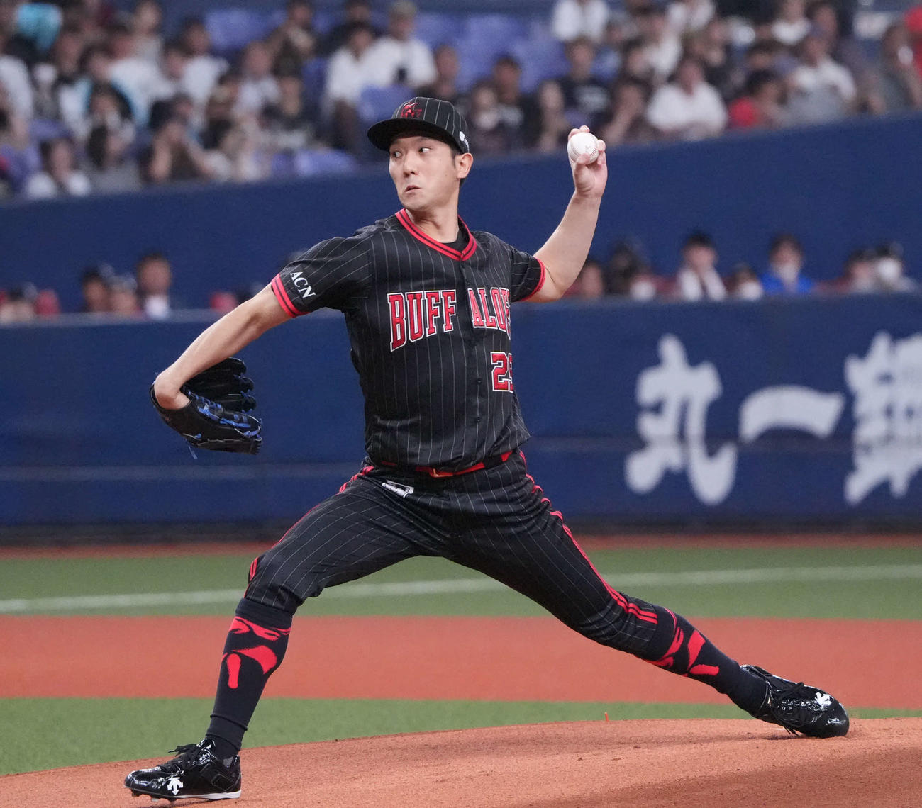 オリックス対楽天　1回表、登板するオリックス先発の田嶋（撮影・森本幸一）