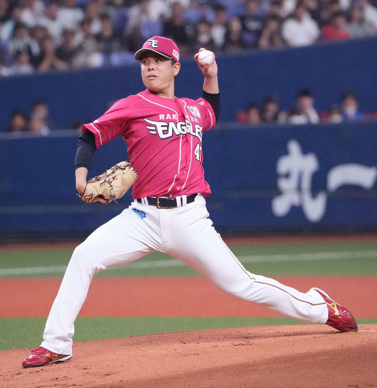 オリックス対楽天　1回裏、登板する楽天先発の藤井（撮影・森本幸一）