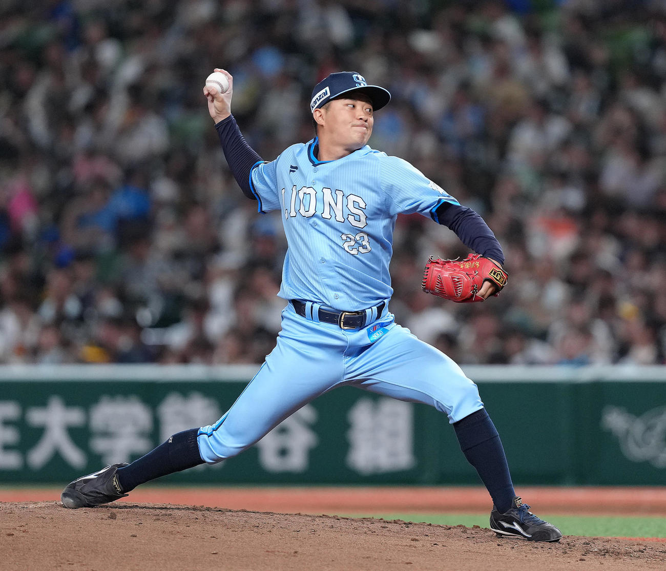 西武対ソフトバンク　3回から登板した西武糸川（撮影・足立雅史）