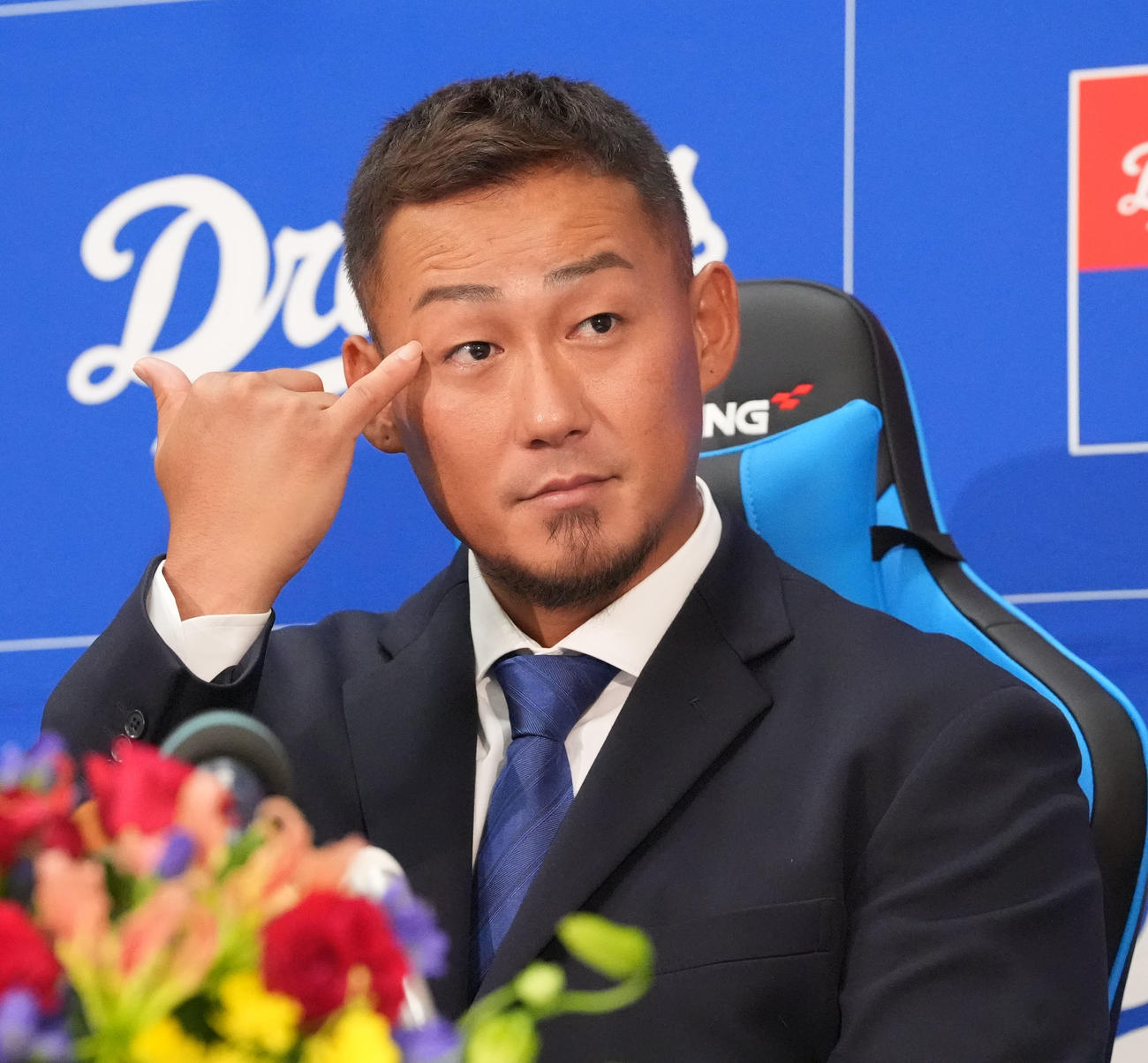 会見で質問を聞き入る中日中田（撮影・森本幸一）