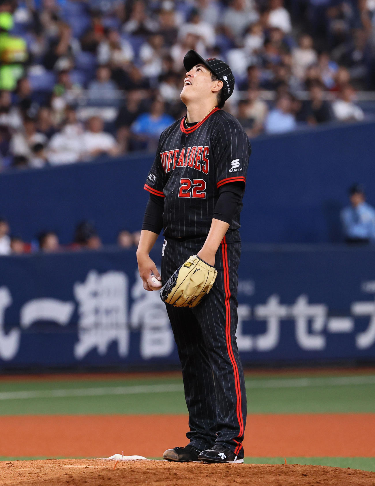 オリックス対西武　7回途中、交代となり、悔しそうにするオリックス九里（撮影・藤尾明華）