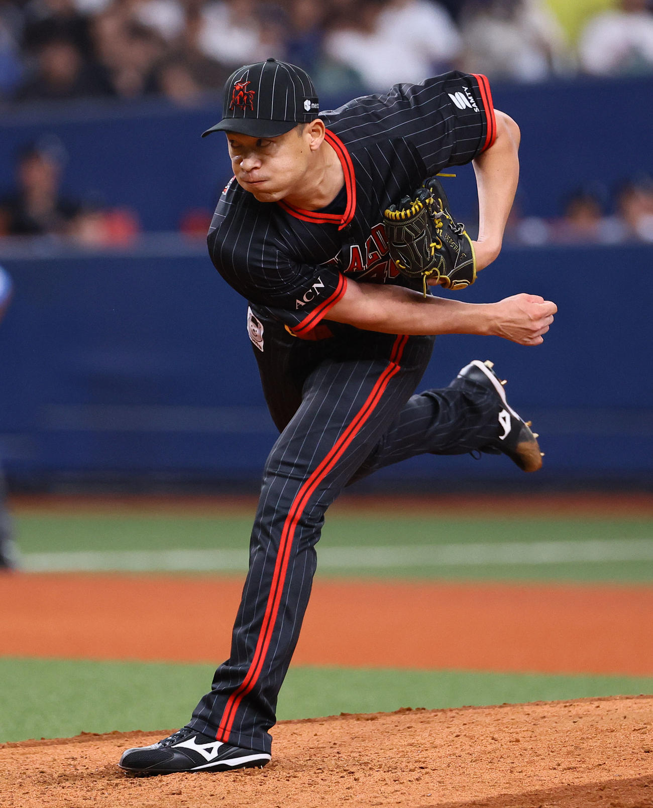 オリックス対西武　7回途中、2番手で登板したオリックス岩崎（撮影・藤尾明華）