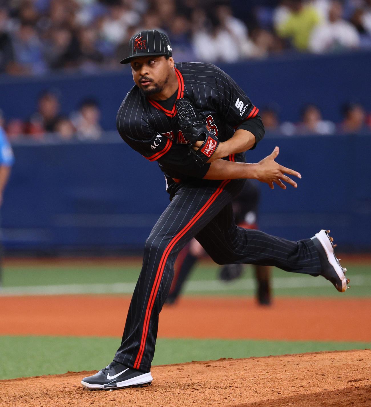オリックス対西武　8回、3番手で登板したオリックスのペルドモ（撮影・藤尾明華）