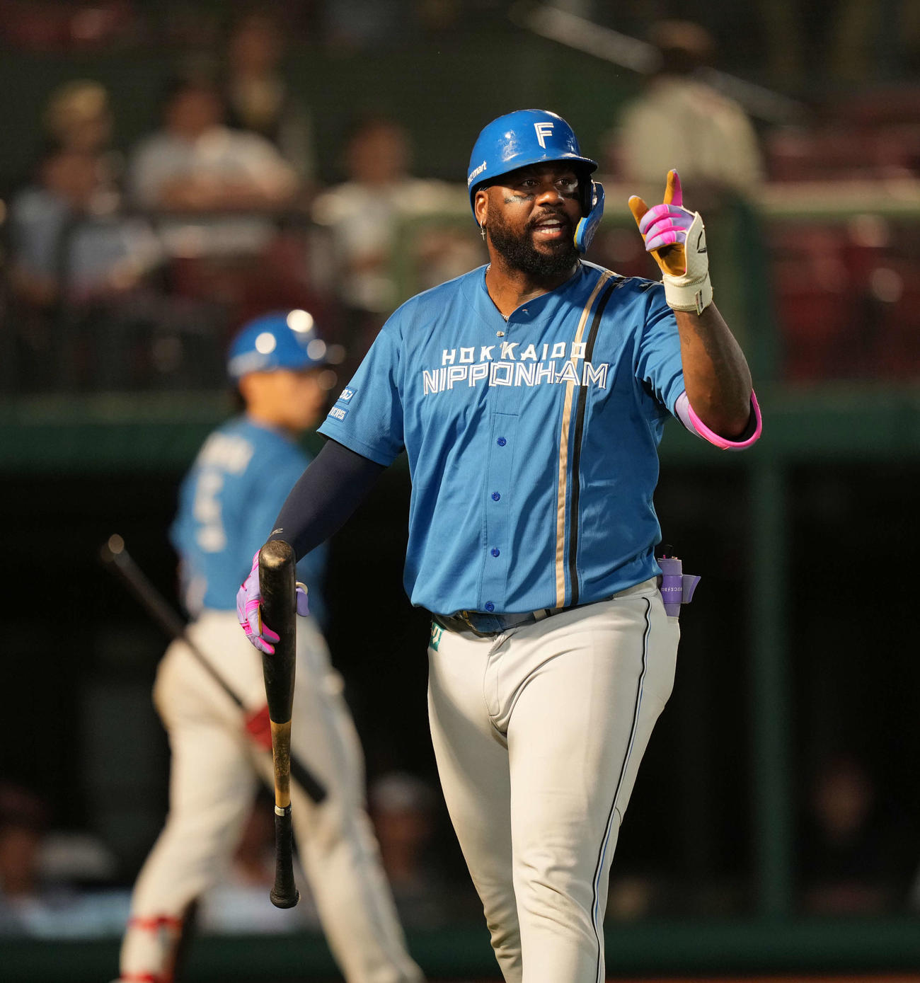 楽天対日本ハム　8回表日本ハム無死一、二塁、三振の判定に不服なレイエス（撮影・井上学）