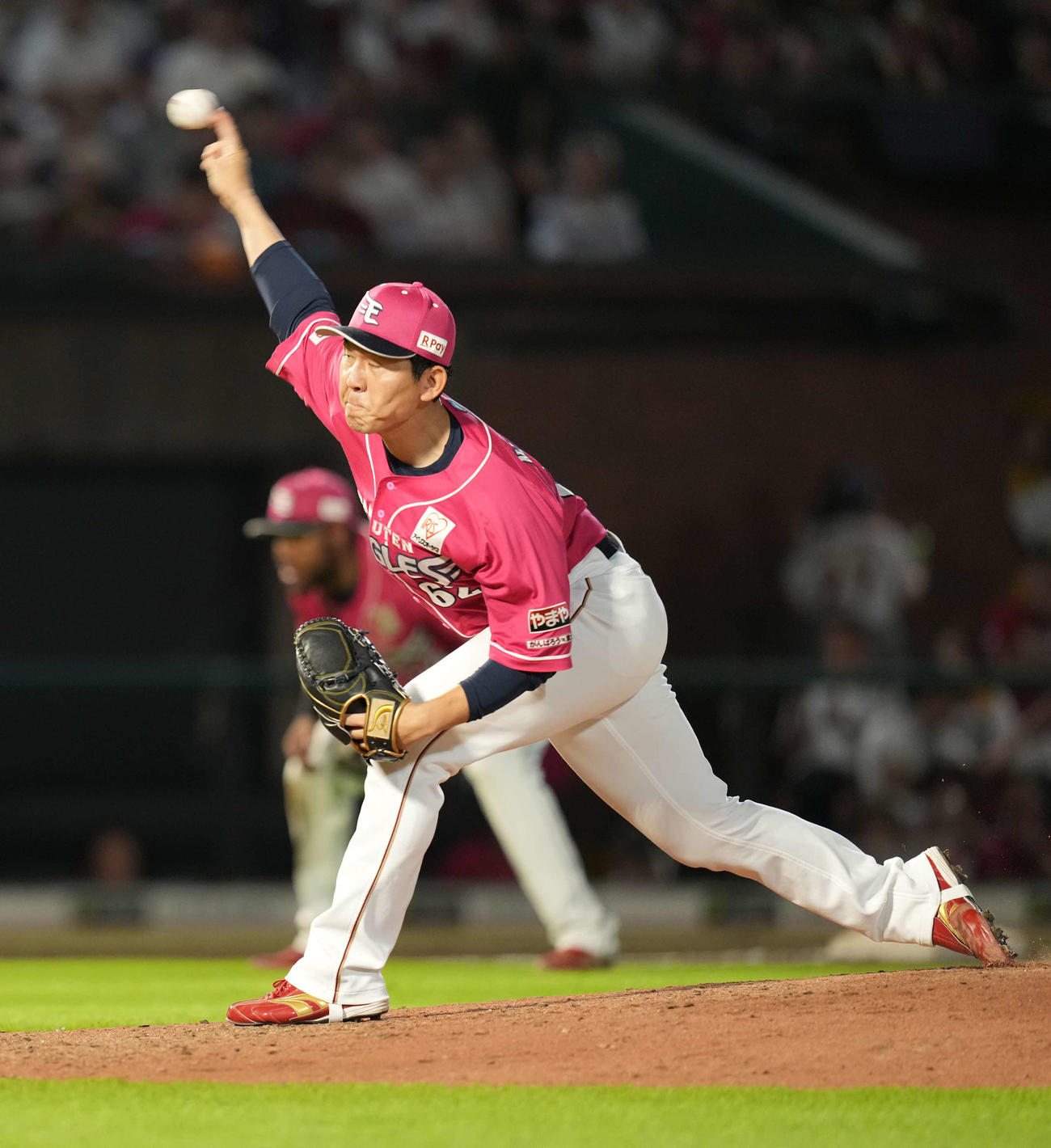 楽天対日本ハム　楽天2番手の西口（撮影・井上学）