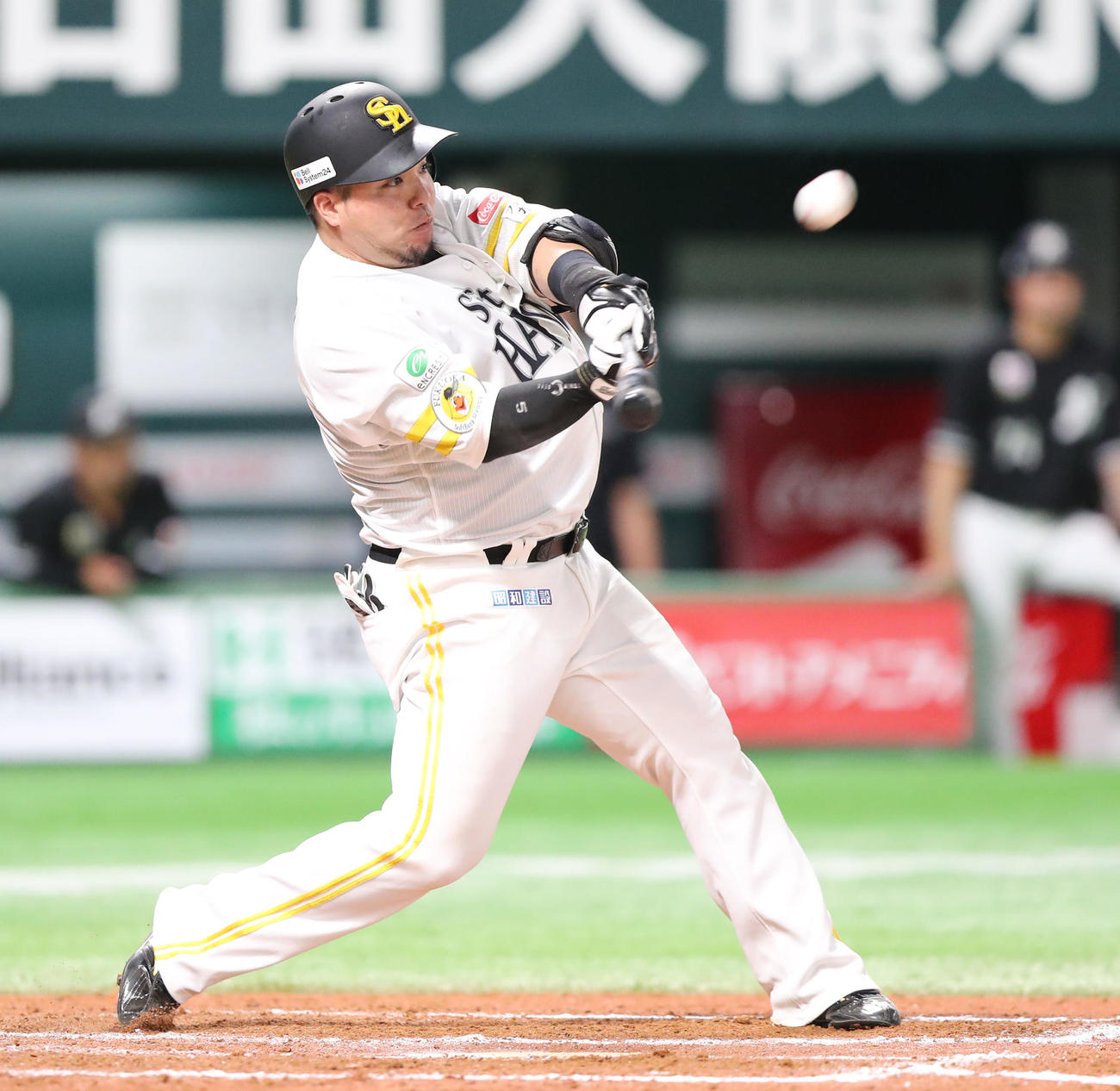 ソフトバンク対ロッテ　7回裏ソフトバンク2死満塁、山川は右中間に満塁本塁打を放つ（撮影・梅根麻紀）