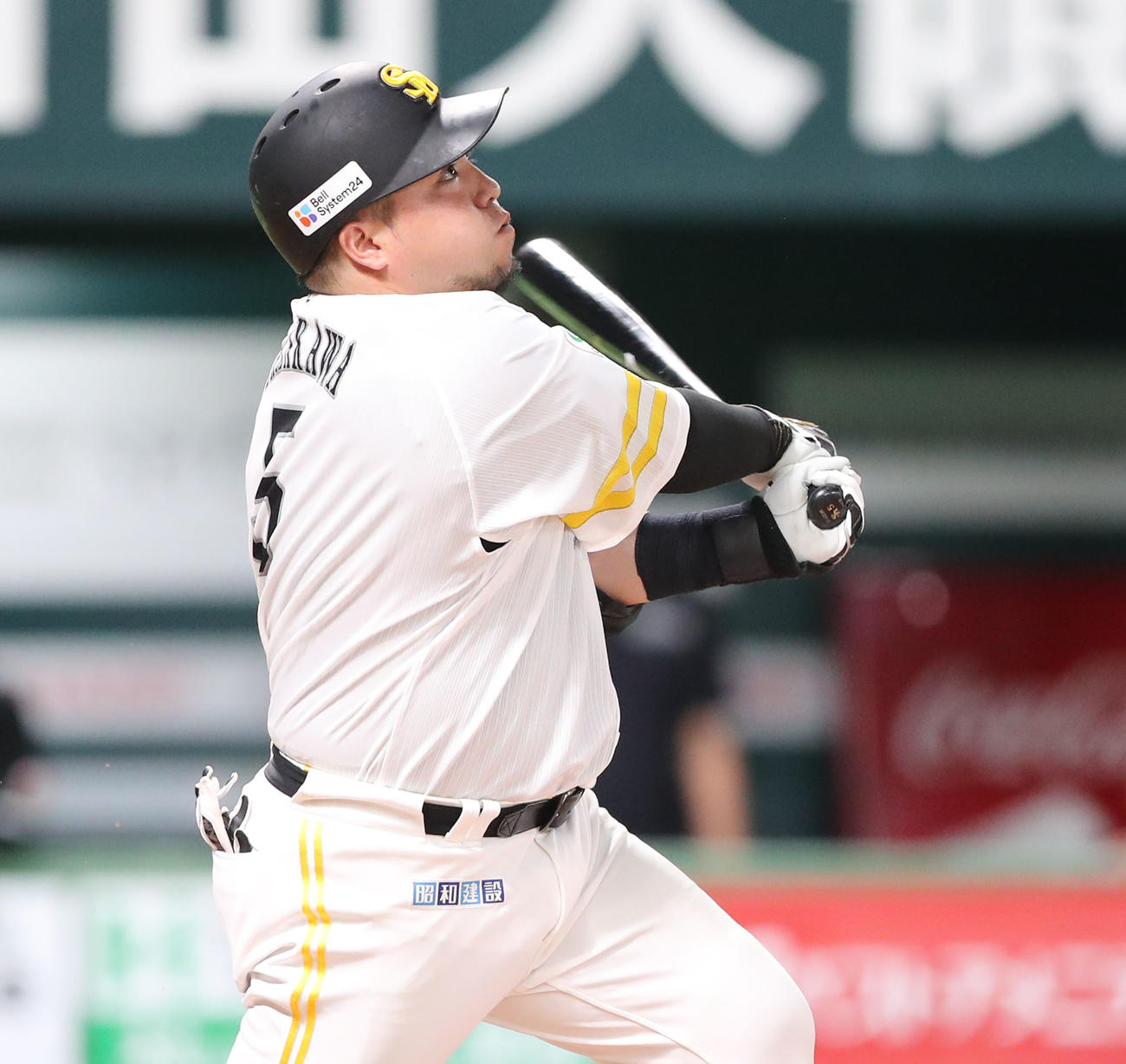 ソフトバンク対ロッテ　7回裏ソフトバンク2死満塁、山川は右中間に満塁本塁打を放つ（撮影・梅根麻紀）