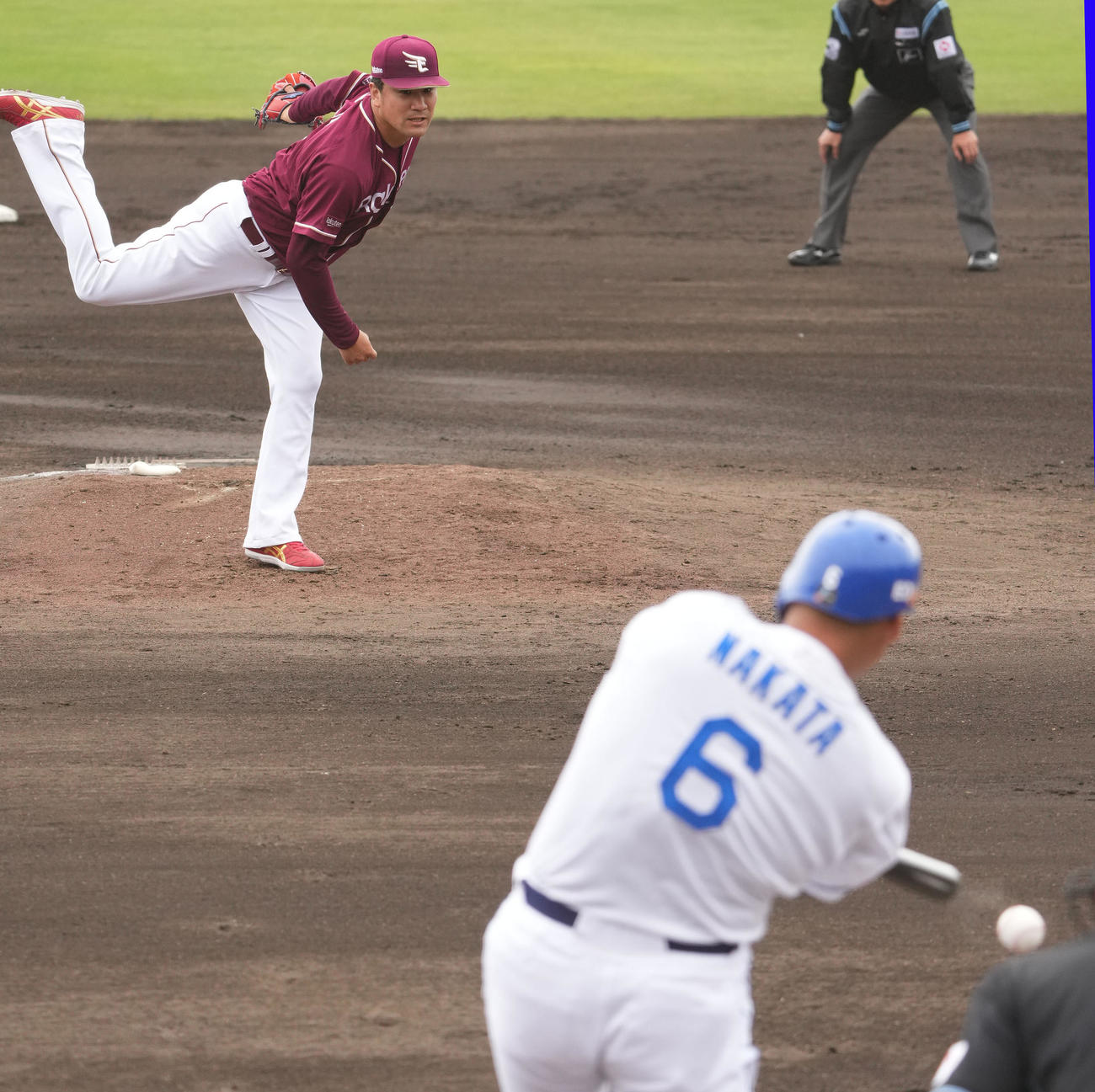 中日中田をニゴロに仕留める楽天田中将（左）（2024年撮影）