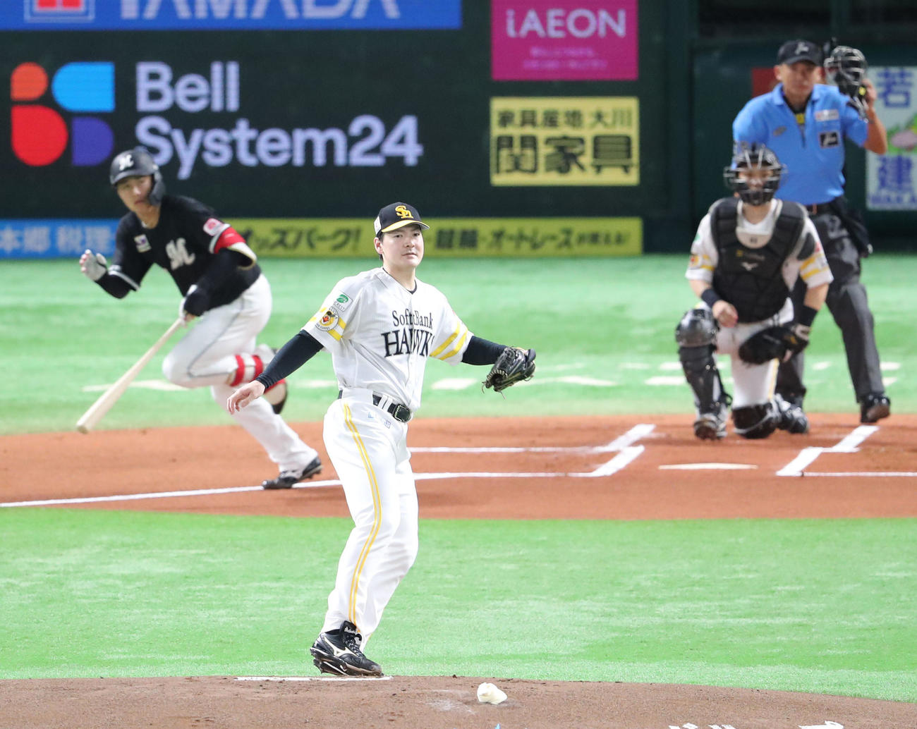 ソフトバンク対ロッテ　1回表ロッテ無死二塁、西川に先制適時打を浴びた有原（撮影・梅根麻紀）