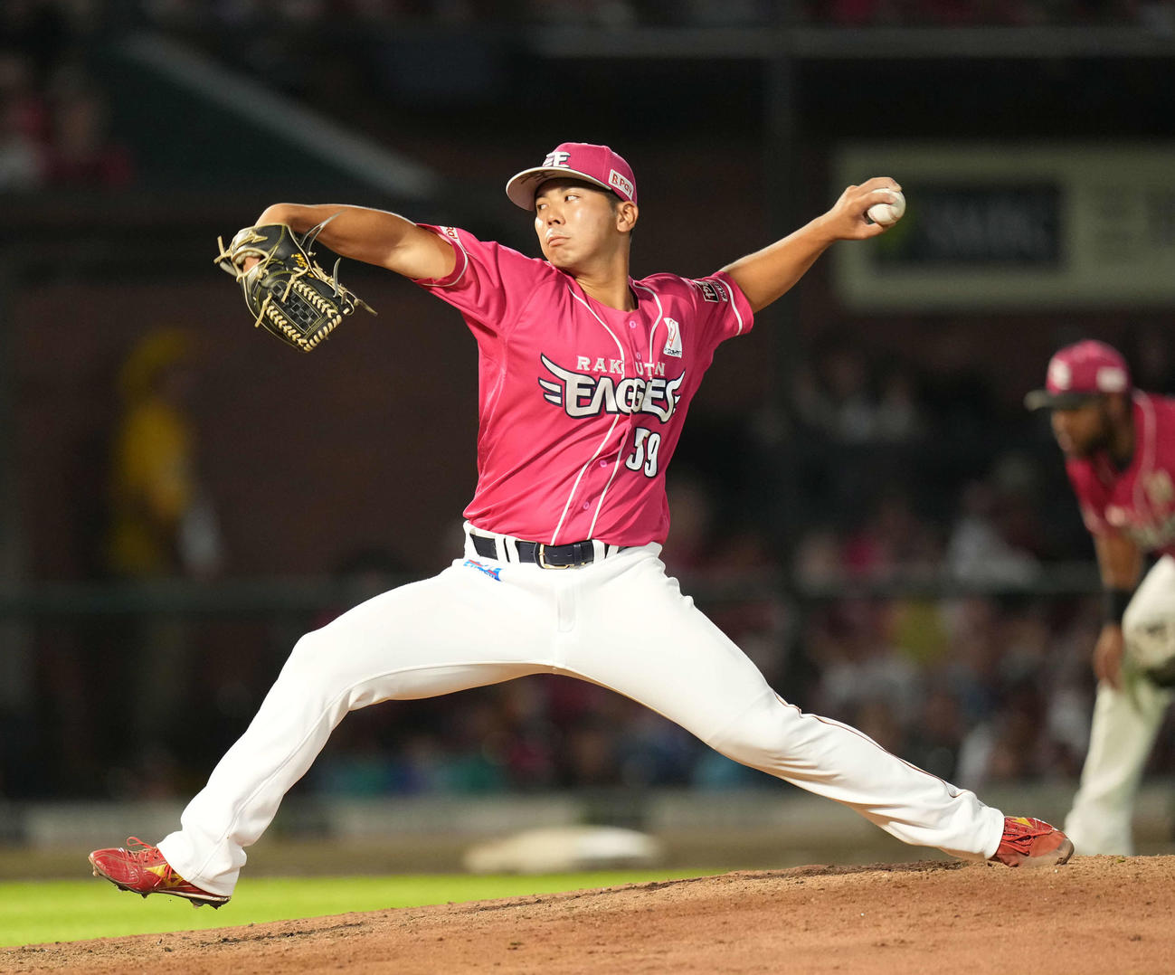 楽天対日本ハム　力投する楽天の泰（撮影・井上学）